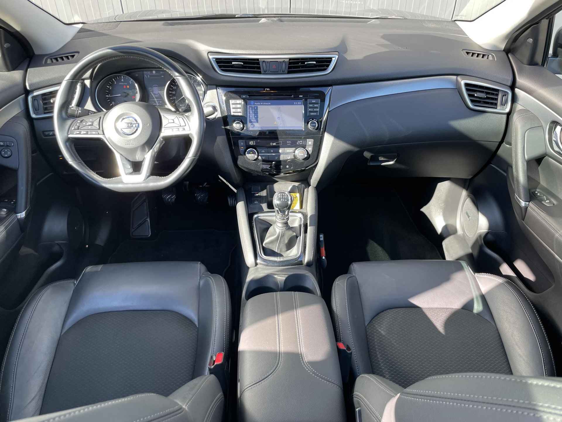 Nissan Qashqai 1.2 DIG-T 115 Tekna | Trekhaak | Panoramadak | 360º Camera | Stoel- en Voorruitverwarming | Parkeersensoren V&A | Navigatie - 38/64