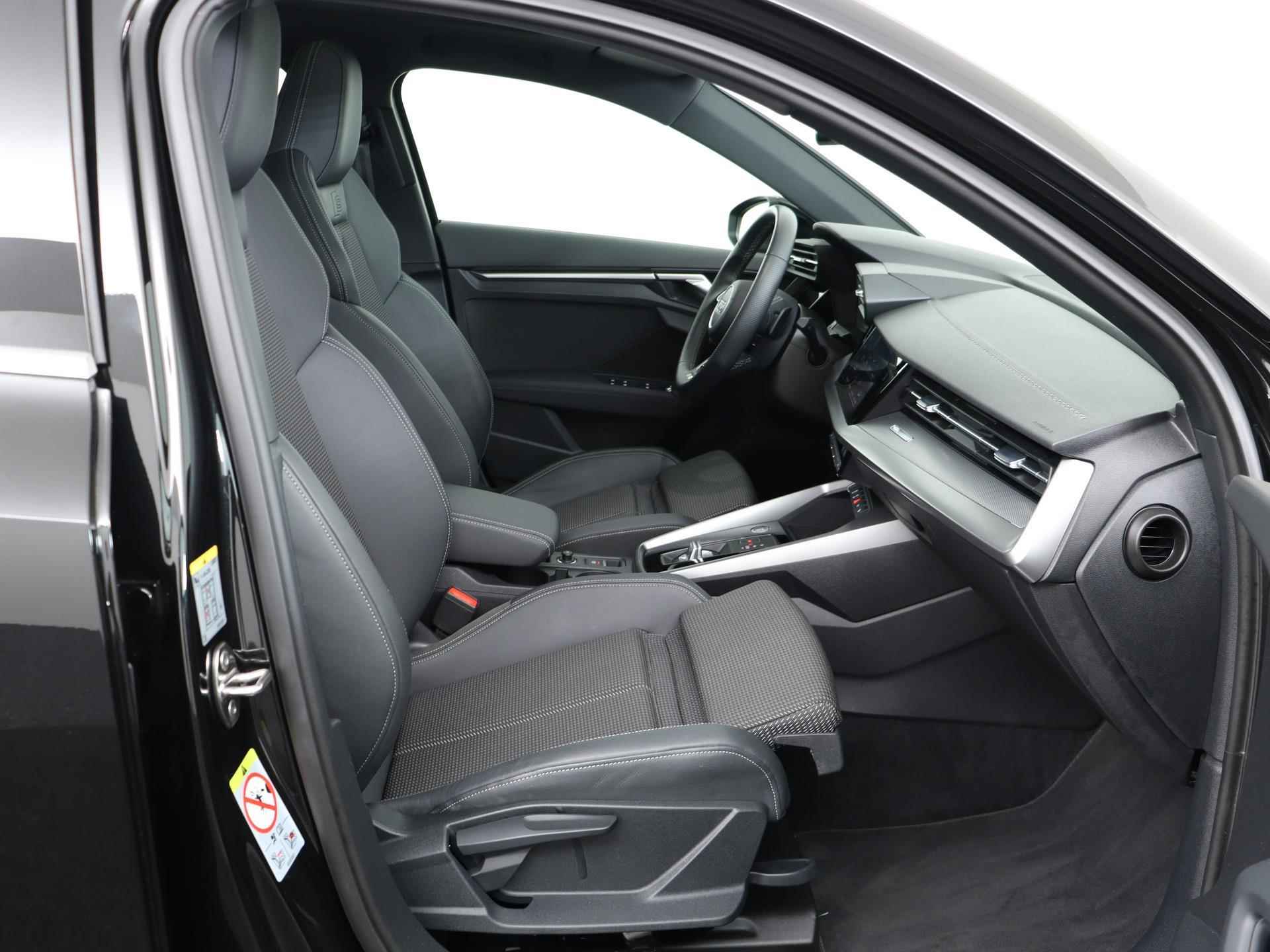 Audi A3 Sportback 30 TFSI 110 PK S edition | S-Line | Panoramadak | Parkeerassistent | Apple CarPlay | Navigatie | - 20/54
