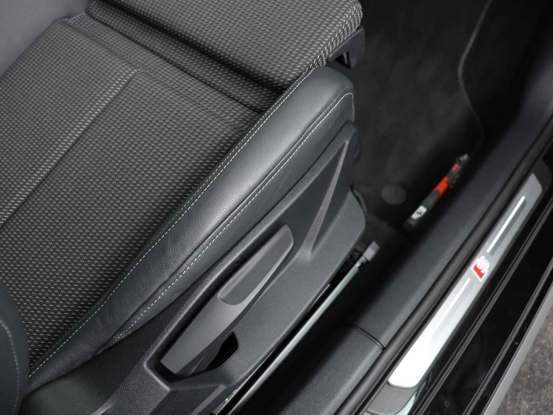 Audi A3 Sportback 30 TFSI 110 PK S edition | S-Line | Panoramadak | Parkeerassistent | Apple CarPlay | Navigatie | - 21/54