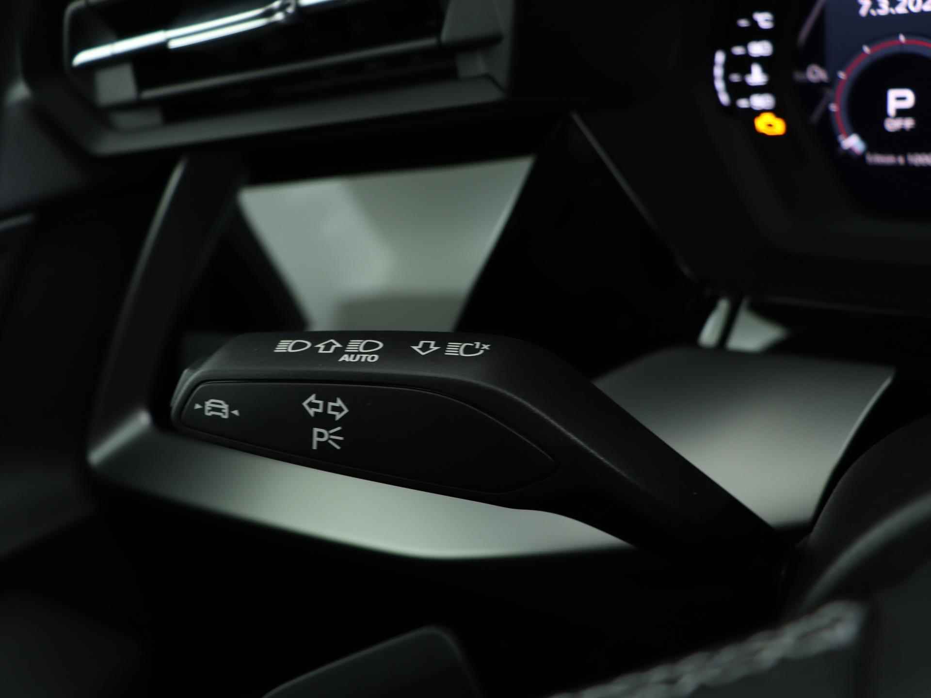 Audi A3 Sportback 30 TFSI 110 PK S edition | S-Line | Panoramadak | Parkeerassistent | Apple CarPlay | Navigatie | - 31/54
