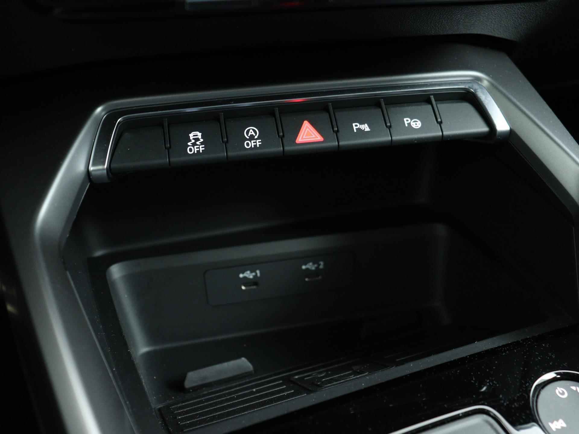 Audi A3 Sportback 30 TFSI 110 PK S edition | S-Line | Panoramadak | Parkeerassistent | Apple CarPlay | Navigatie | - 44/54