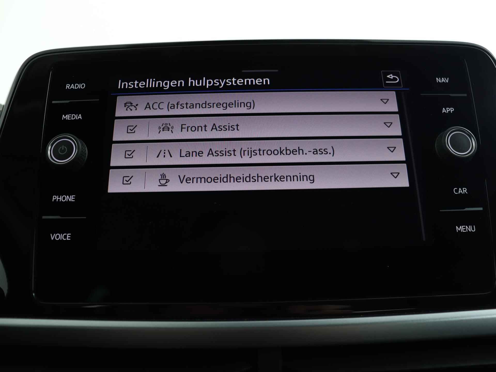 Volkswagen T-Roc 1.0 TSI 110PK Life | Navi via APP | Full-LED | Camera | Apple CarPlay | Keyless  | 16" | Climatronic | - 36/45