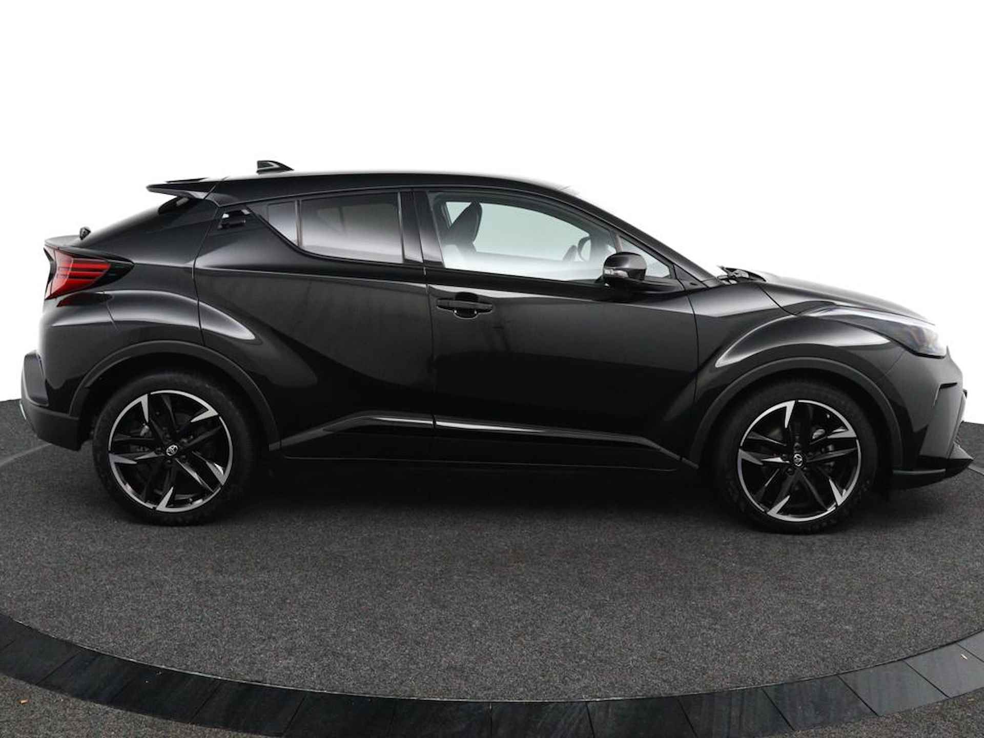 Toyota C-HR 1.8 Hybrid GR-Sport | Origineel NL | 19 Inch Velgen | JBL Audio | Alcantara Sportstoelen | Stoel en Stuurverwarming | Dodehoek Detectie | Elektrisch verstelbare Bestuurdersstoel | - 7/48