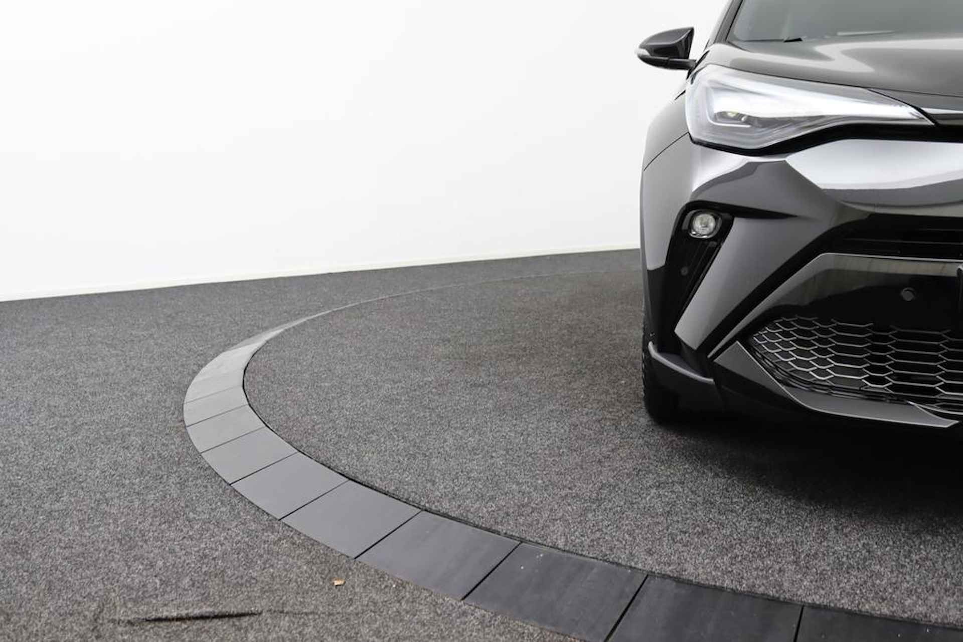 Toyota C-HR 1.8 Hybrid GR-Sport | Origineel NL | 19 Inch Velgen | JBL Audio | Alcantara Sportstoelen | Stoel en Stuurverwarming | Dodehoek Detectie | Elektrisch verstelbare Bestuurdersstoel | - 40/48