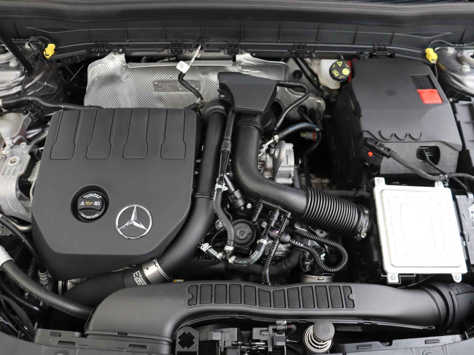Mercedes-Benz GLB 180 AMG Line / Panorama dak / Keyless Entry / Elek. Achterklep / Sfeerverlichting - 11/34
