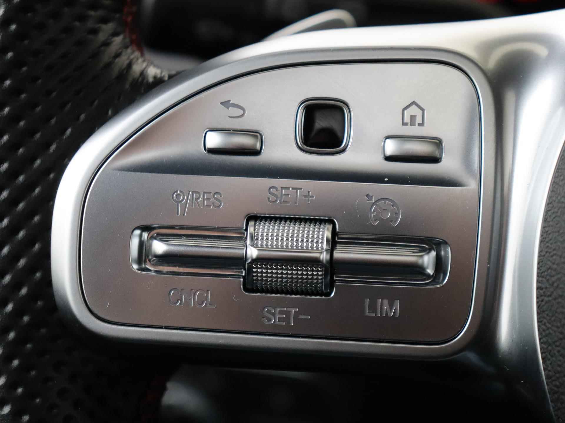 Mercedes-Benz GLB 180 AMG Line / Panorama dak / Keyless Entry / Elek. Achterklep / Sfeerverlichting - 16/34