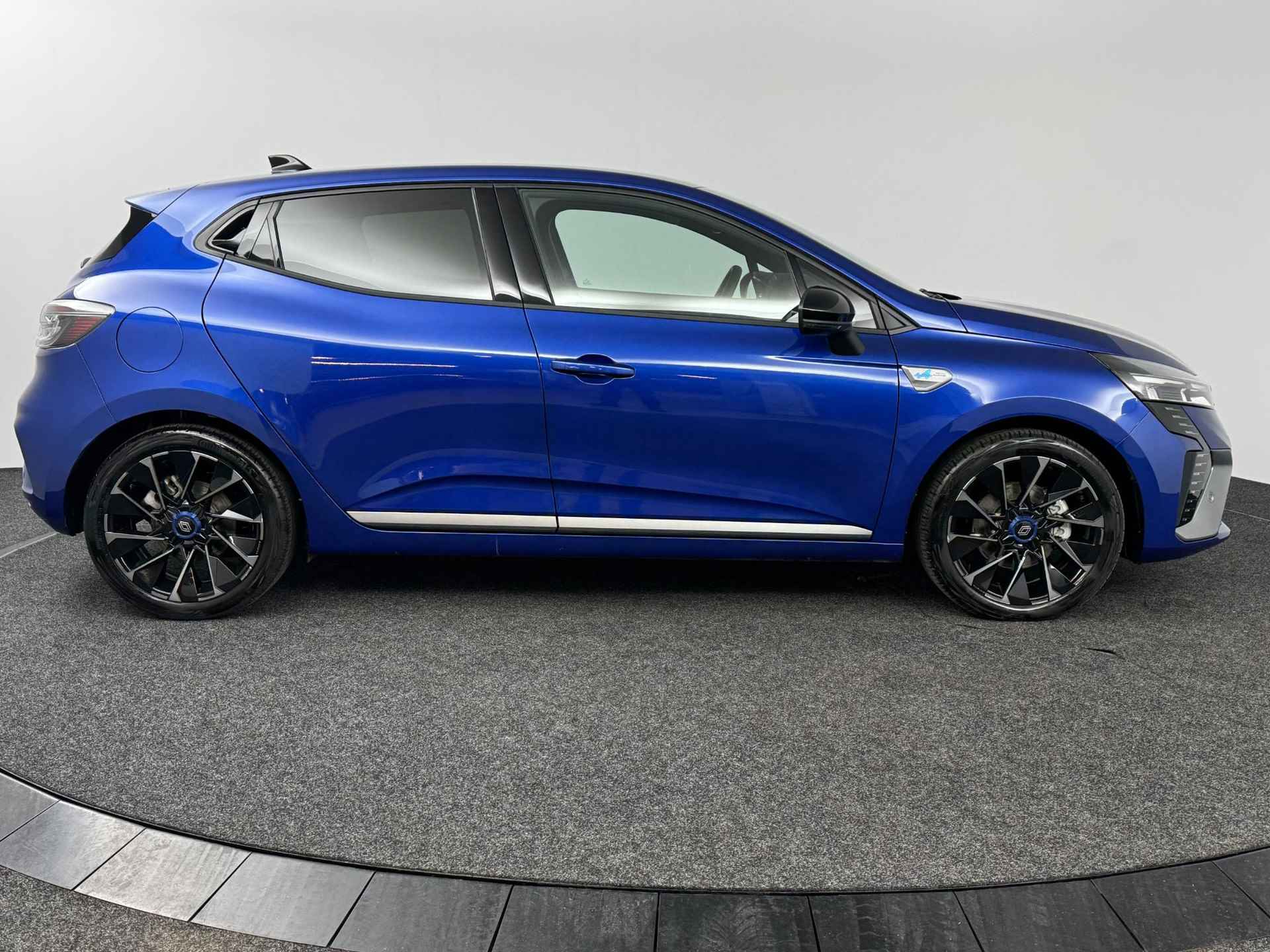 Renault Clio 1.6 E-Tech Full Hybrid 145 Esprit Alpine | Navi 9,3" | Clima | Cruise | LM velgen 17" | Apple Carplay/Android Auto | NL-auto! - 10/56