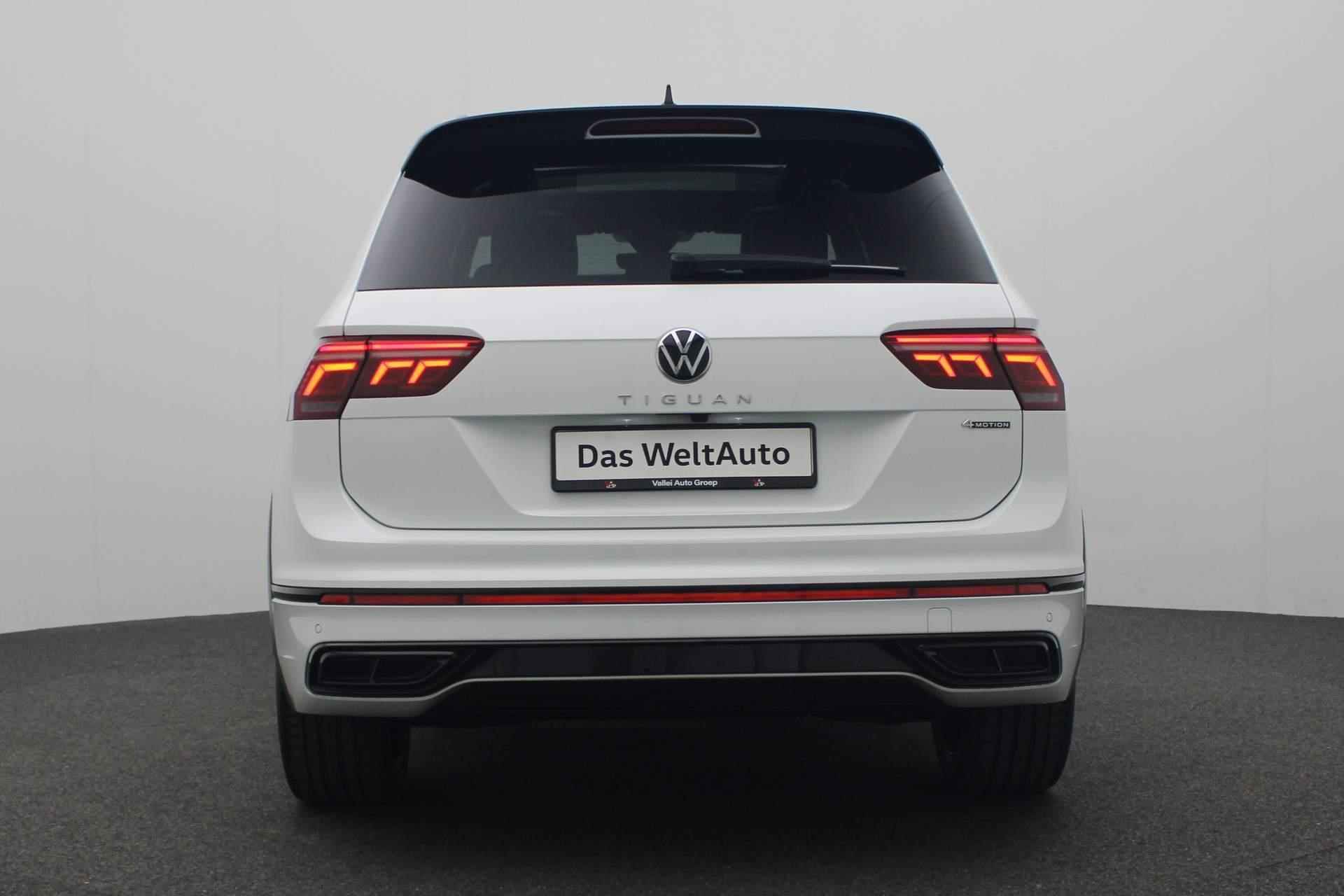 Volkswagen Tiguan 2.0 TDI 150PK DSG 4Motion R-Line Black Style | Pano | Trekhaak | DCC | Standkachel | HUD | 20 inch | IQ Light | ACC | Camera - 21/46