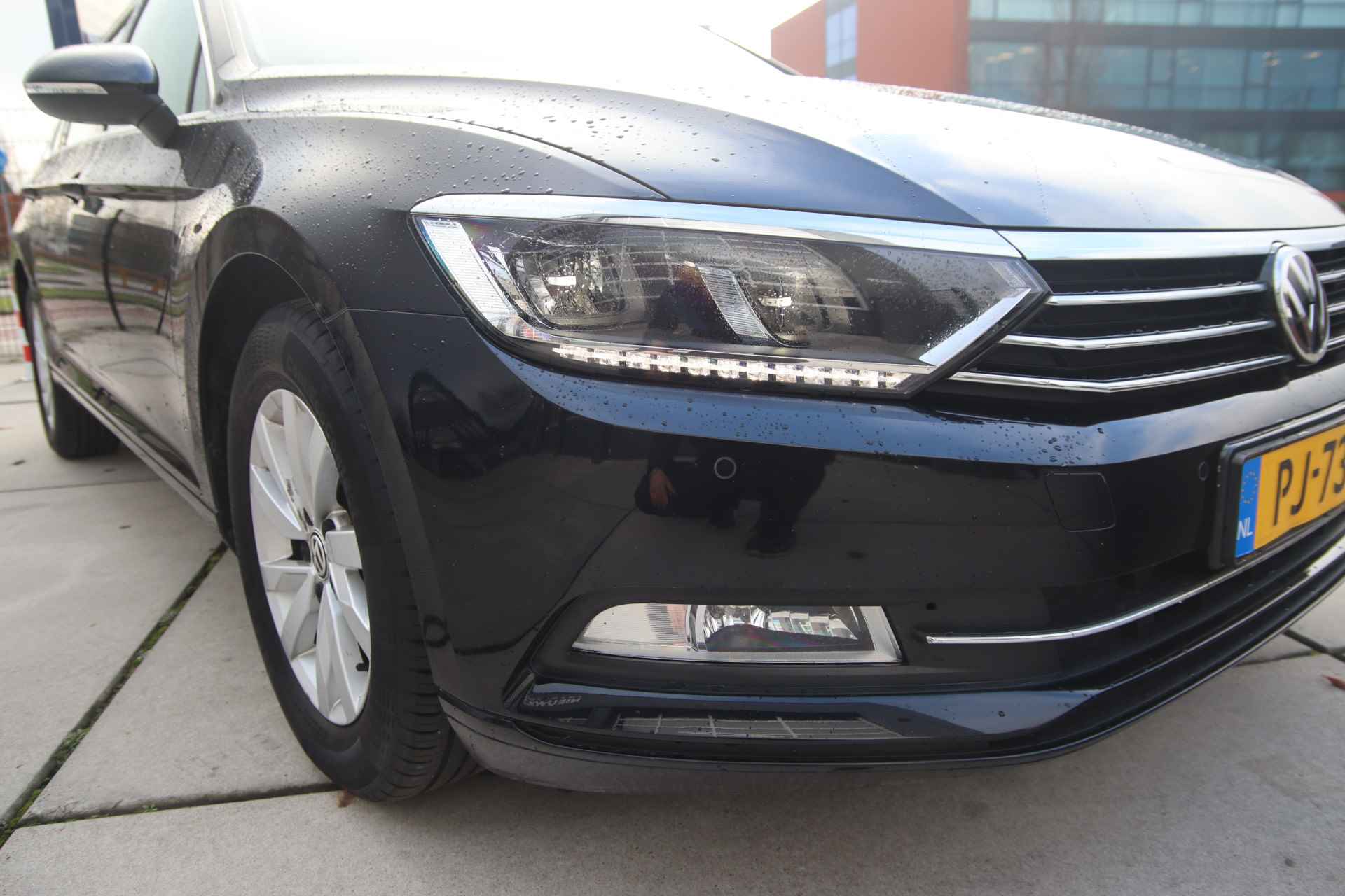 Volkswagen Passat Variant 1.4 TSI DSG Comf. Business Viritueel, Camera, LED, 1e eig, NL auto ZOMER SALE! - 32/38