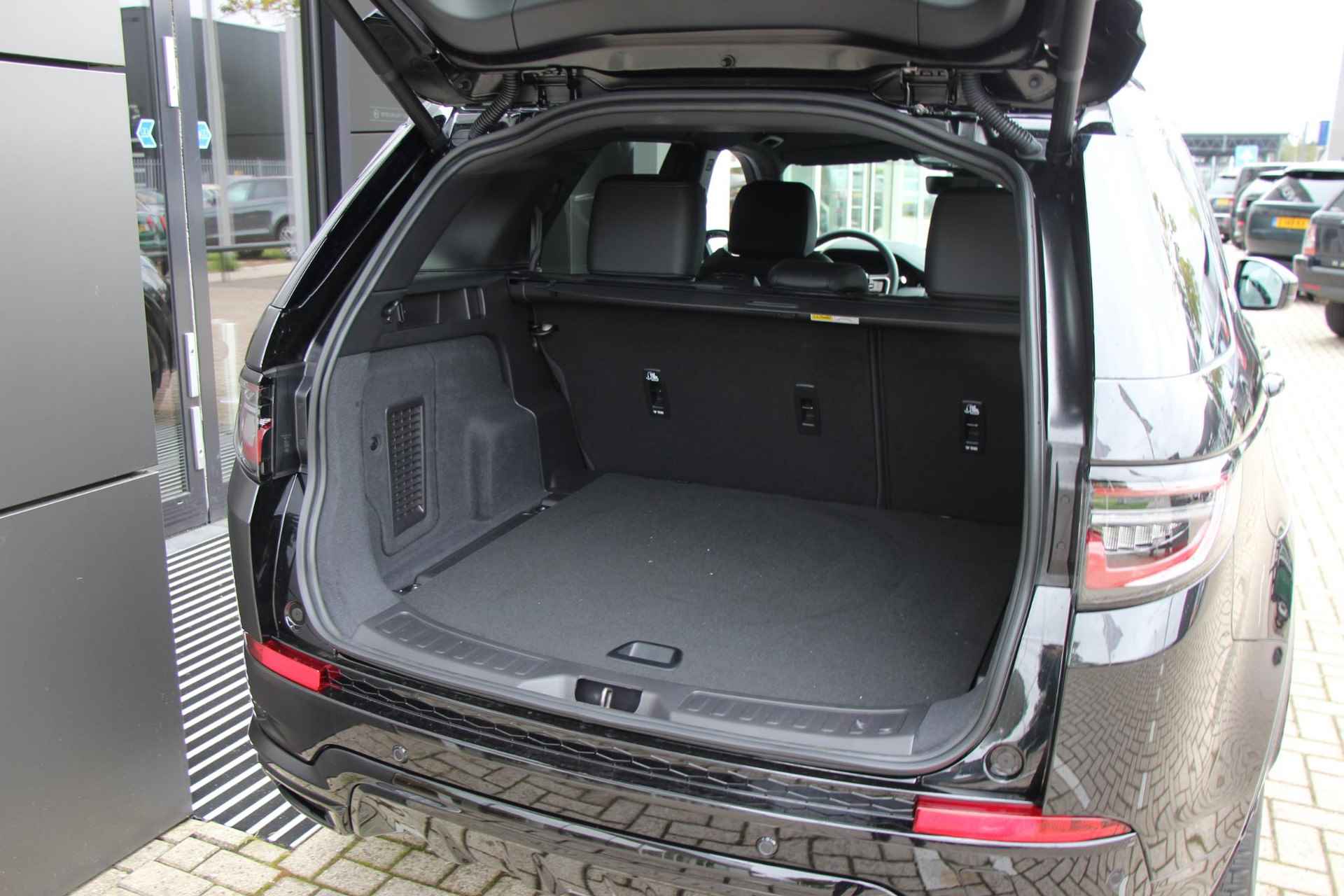 Land Rover Discovery Sport P270e PHEV Dynamic SE - 10/38