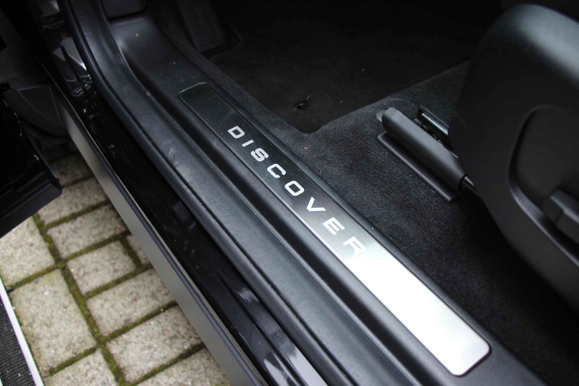 Land Rover Discovery Sport P270e PHEV Dynamic SE - 14/38