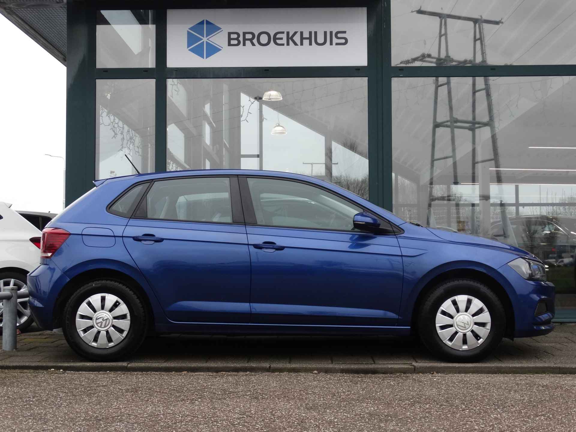 Volkswagen Polo 1.0 MPI Comfortline - 8/22