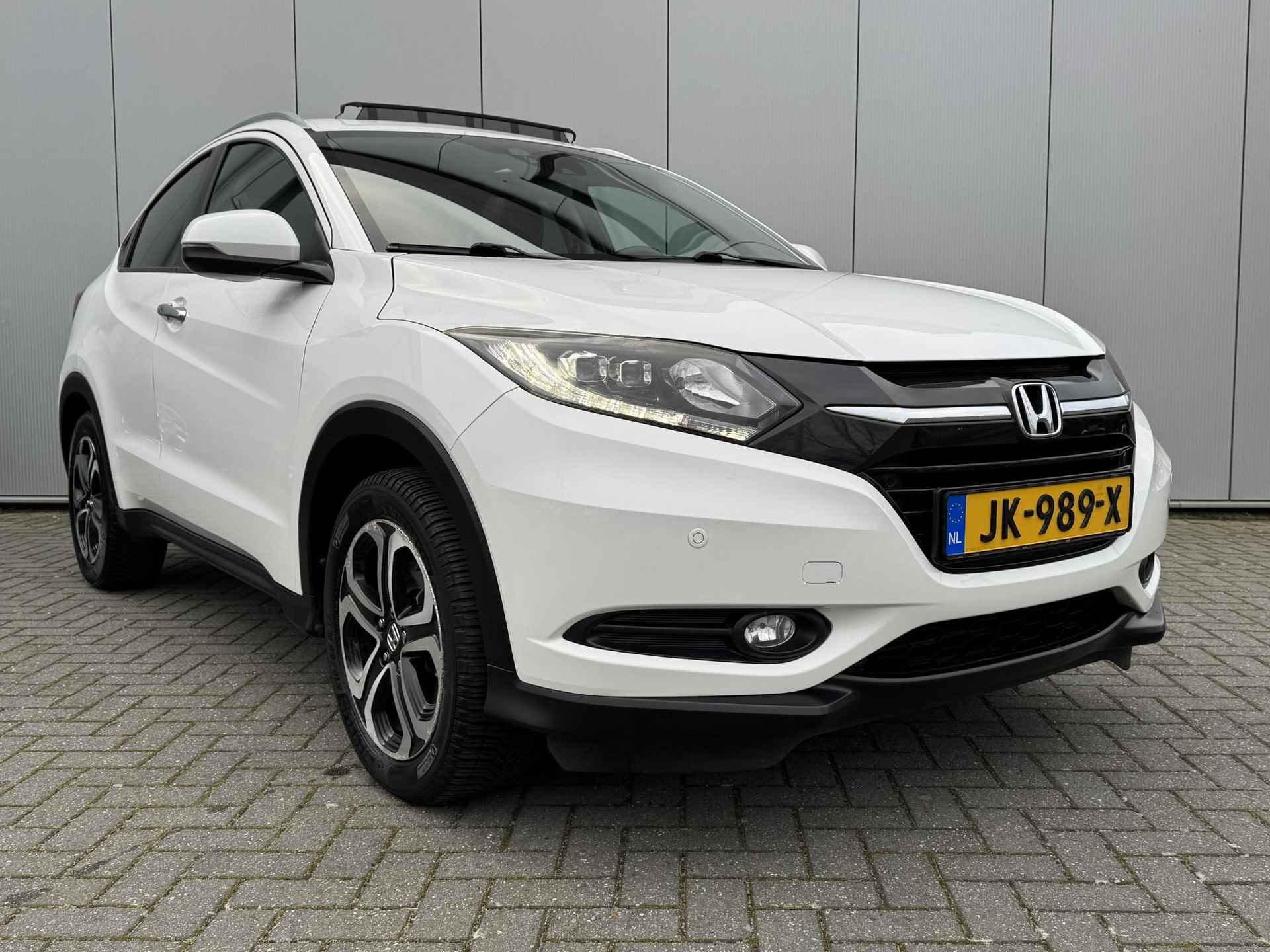 Honda HR-V 1.5 i-VTEC Executive / 1e eig / Dealeronderhouden / Pano dak / Navigatie / - 17/36