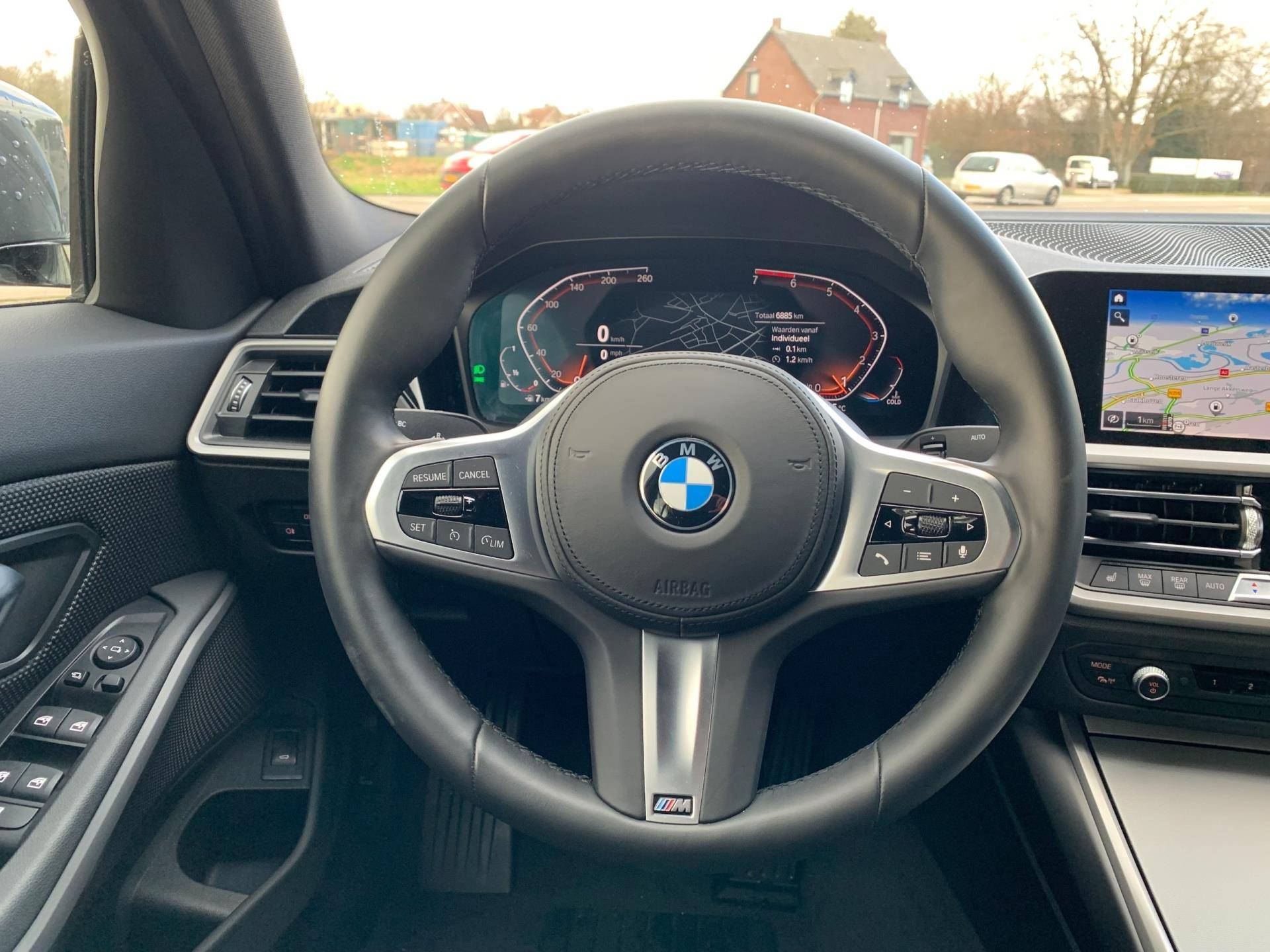 BMW 3-serie 320i Sedan - Aut. - 6.885 KM - Nieuwstaat - 20/21
