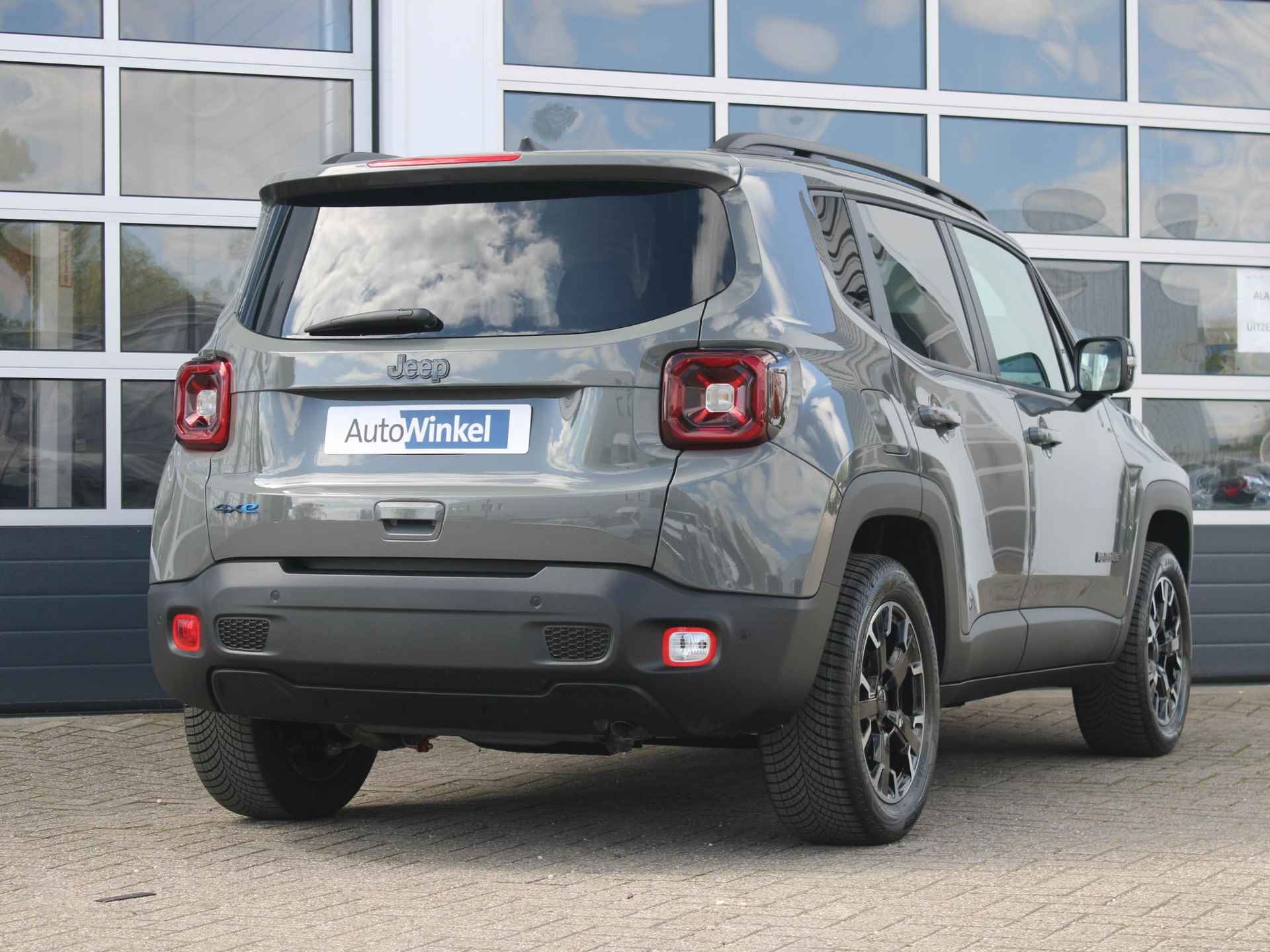 Jeep Renegade 4xe 240 Plug-in Hybrid Electric New Upland | Clima | Apple Carplay | Adapt. Cruise | Dakrails | Priv. Glass | LED | Navi | 17" | PDC | Sting Grey - 27/34