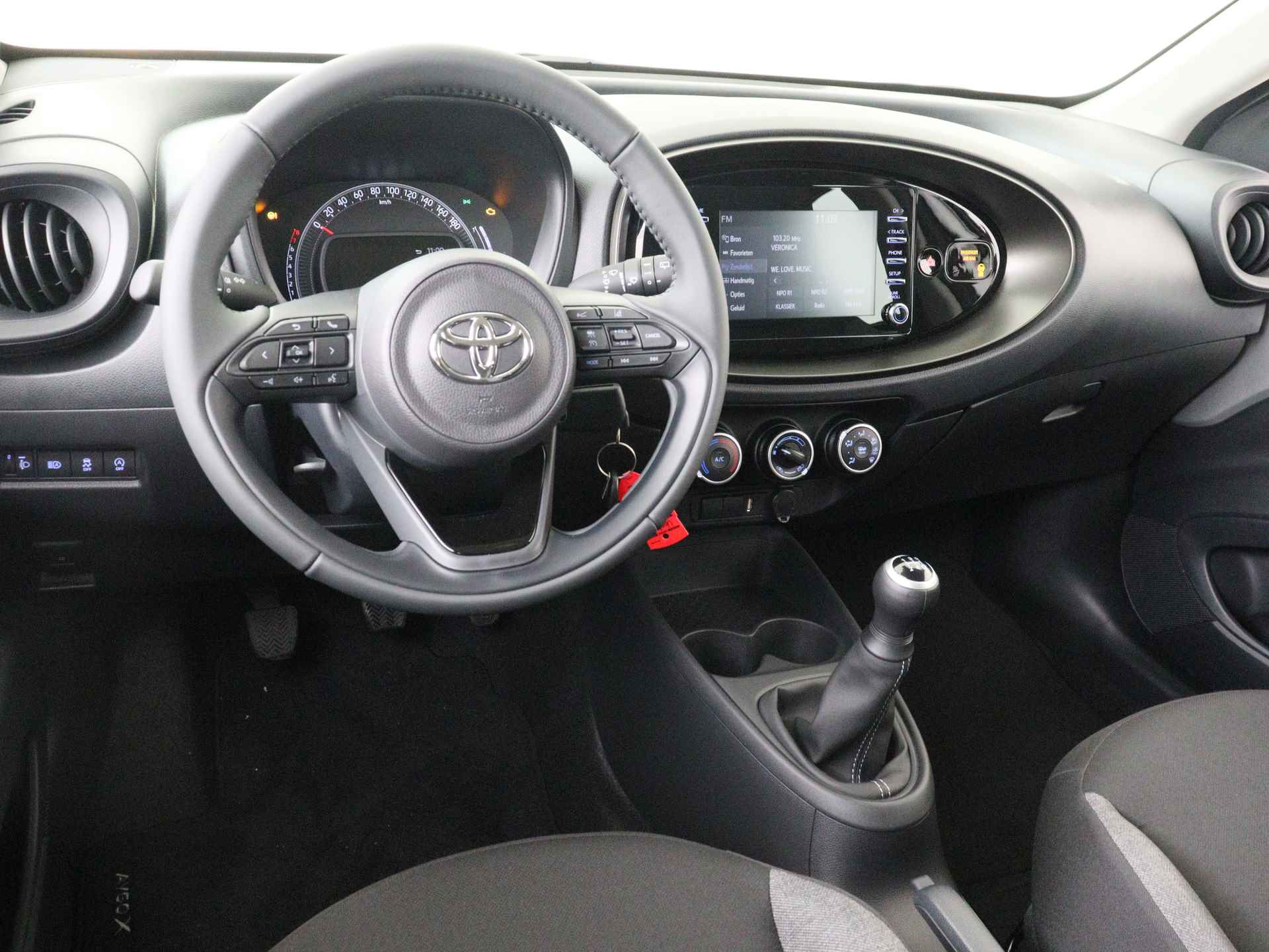 Toyota Aygo X 1.0 VVT-i MT play *demo | Airco | Camera | Cruise Control/Adaptive | Apple CarPlay/Android Auto | - 5/33