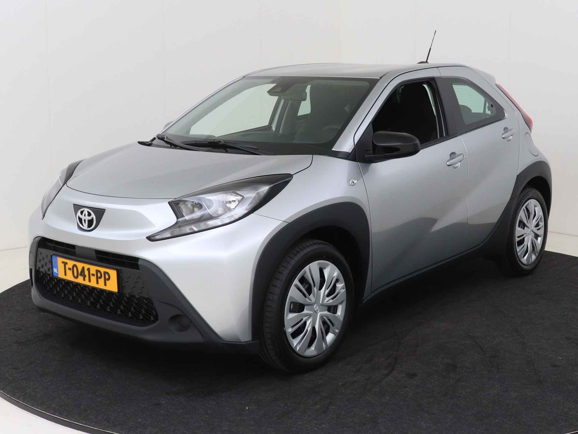 Toyota Aygo X 1.0 VVT-i MT play *demo | Airco | Camera | Cruise Control/Adaptive | Apple CarPlay/Android Auto | - 21/33