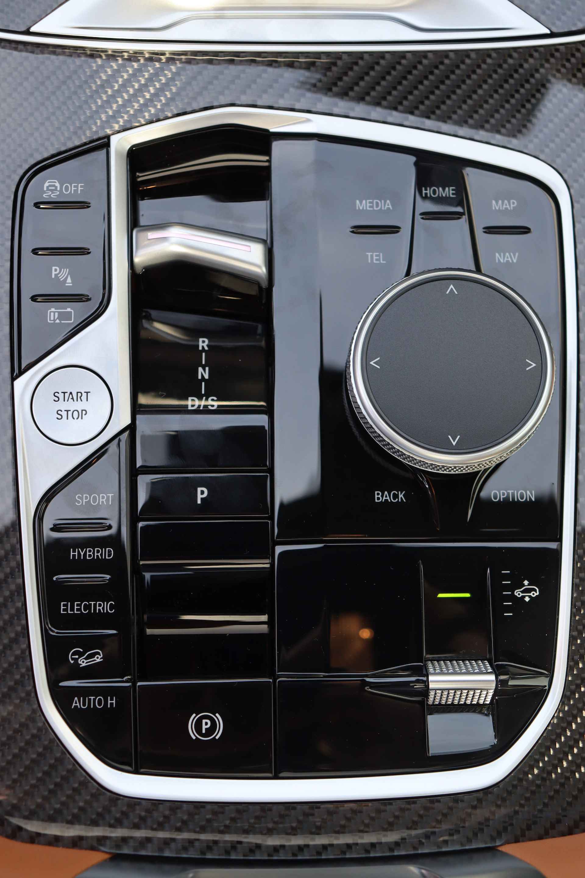 BMW X5 xDrive50e High Executive M Sport Automaat / Panoramadak Sky Lounge / Trekhaak / Bowers & Wilkins / Parking Assistant Professional / Adaptieve LED / Sportstoelen - 18/28