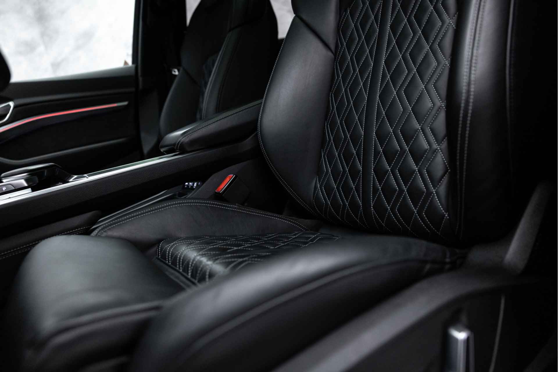 Audi e-tron Sportback 55 quattro S edition 95 kWh | Pano | RS Zetels | Head-Up | ACC - 48/66