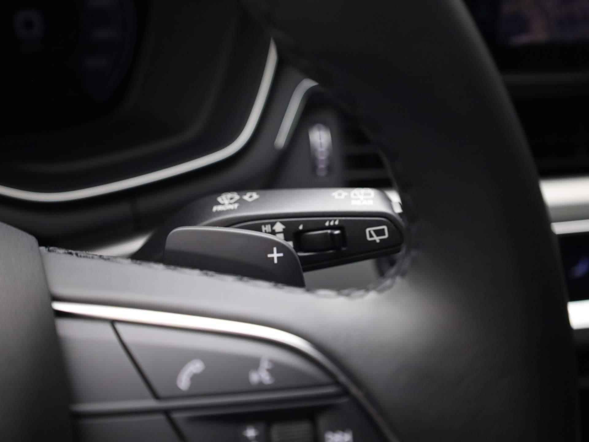 Audi A4 Avant 35 TFSI S edition · Leder · Parkeersensoren + camera · Stoelverwarming - 28/46