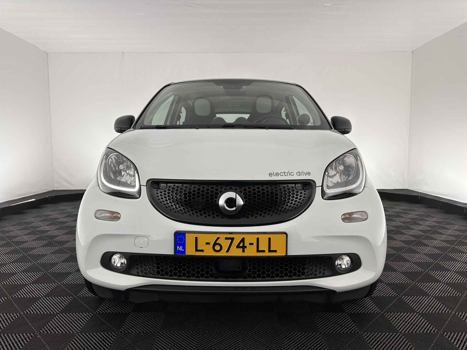 Smart Forfour Electric Drive Prime 18 kWh Aut. *AIRCO | CRUISE | PDC | COMFORT-SEATS | HEATED-SEATS | 15''ALU* - 2/29