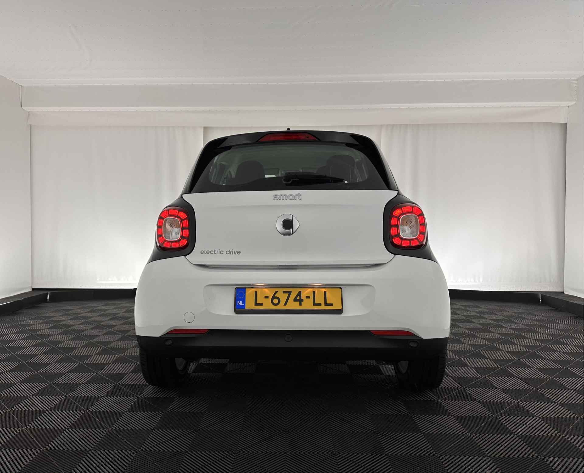 Smart Forfour Electric Drive Prime 18 kWh Aut. *AIRCO | CRUISE | PDC | COMFORT-SEATS | HEATED-SEATS | 15''ALU* - 5/29