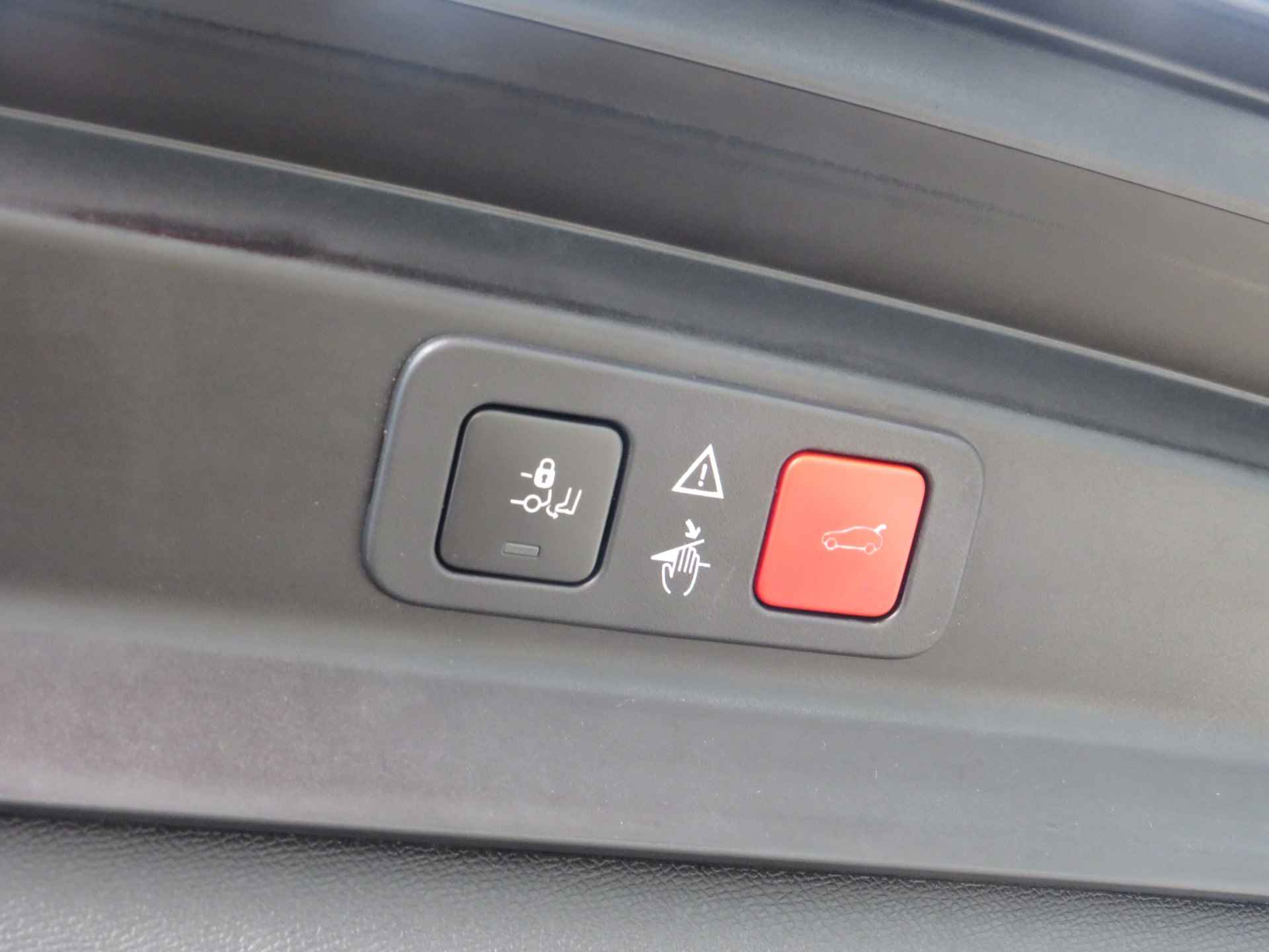 Peugeot 5008 1.2 PureTech Allure 7-Persoons | Clima-Airco | Navigatie | Trekhaak | Incl. BOVAG Garantie | Bluetooth | Keyless Entry | - 11/42
