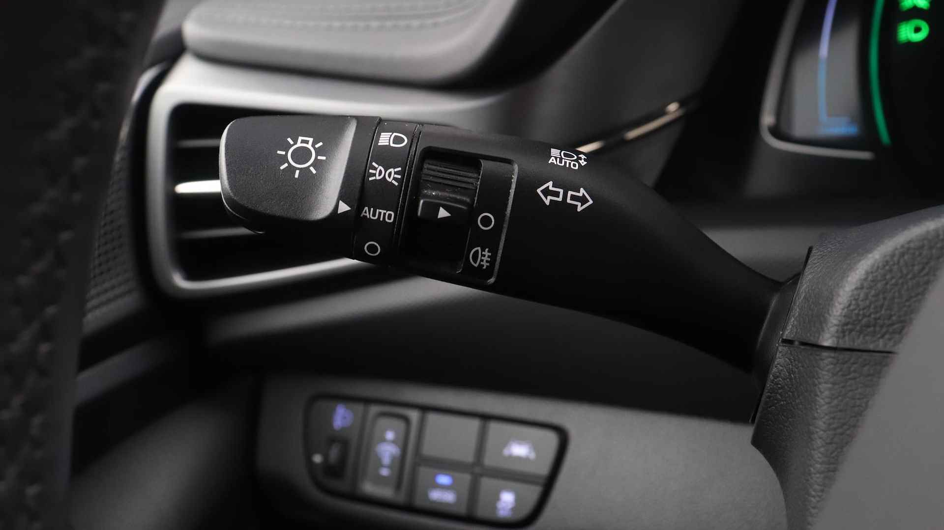 Hyundai IONIQ Comfort EV | Rijklaarprijs! | € 2.000,= Subsidie! | Nieuwe model met 311km WLPT! 38.3 kWh | Adaptive Cruise Control | Navigatie | Inclusief 36 mnd Garantie! | - 22/38
