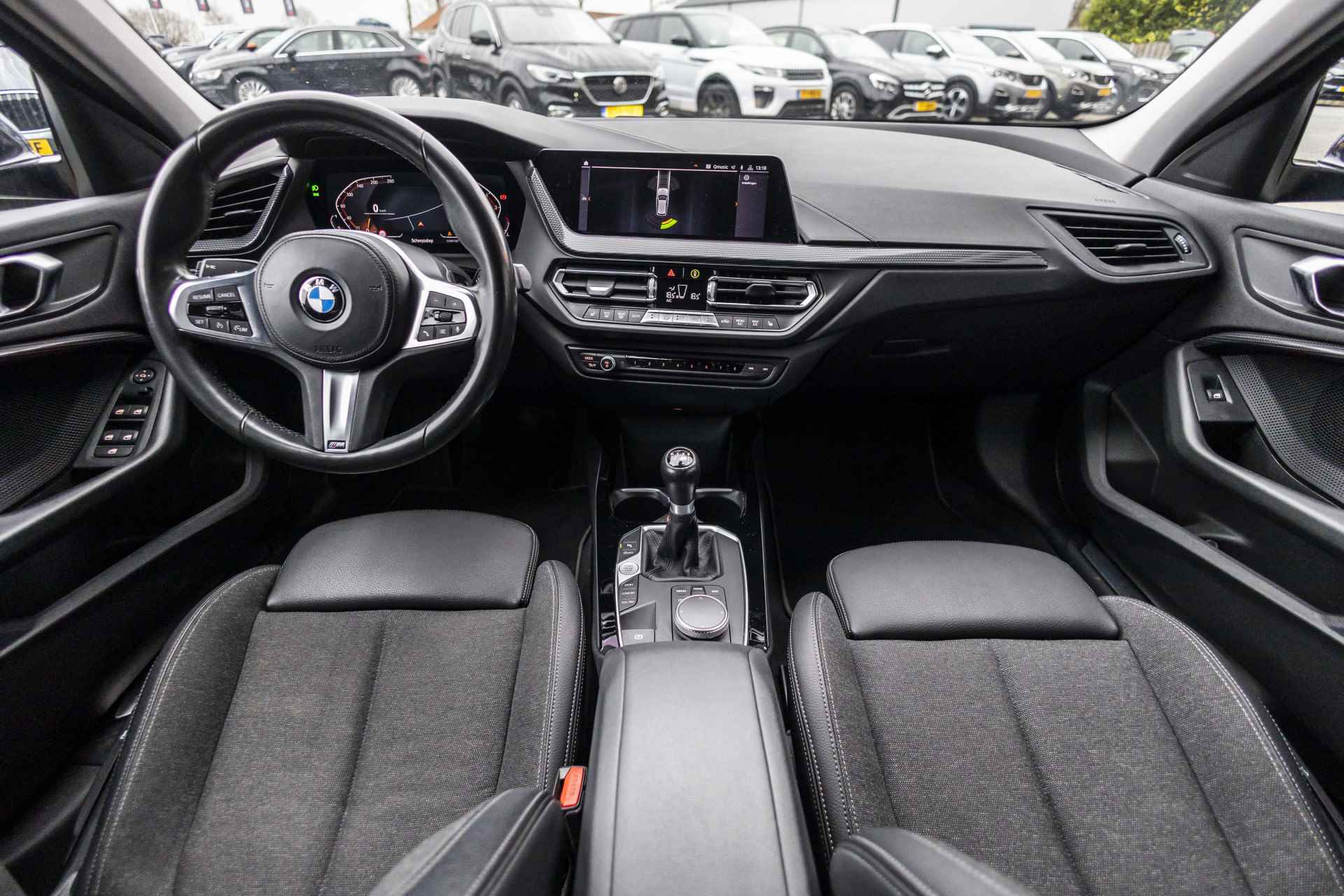 BMW 1-serie 118i Executive Edition | NL Auto | Carplay | LED| Stoelverw. - 31/38