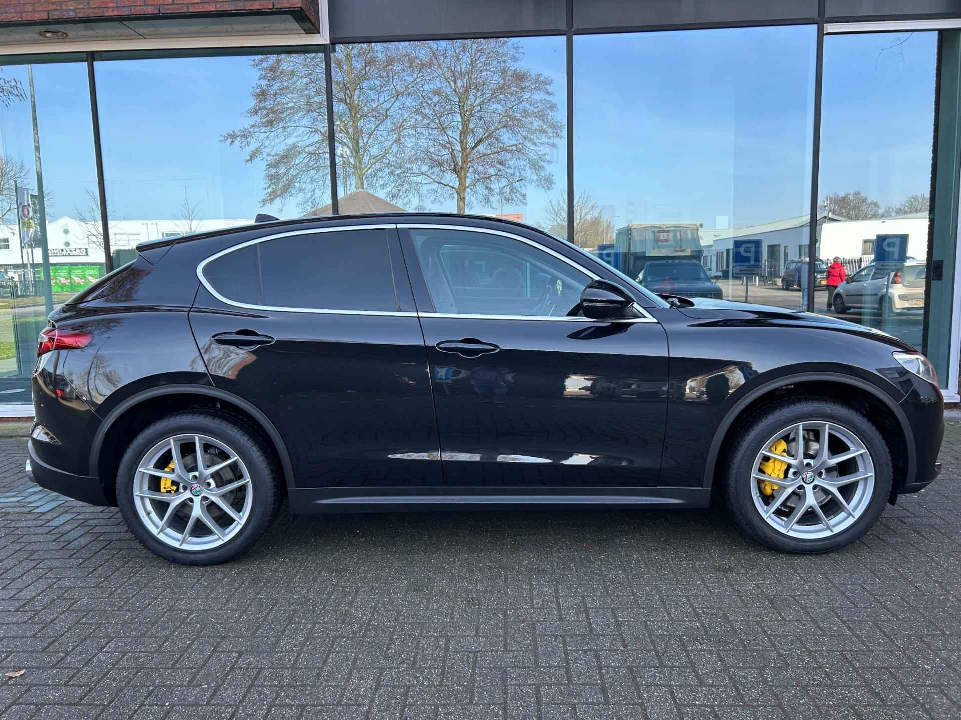 Alfa Romeo Stelvio 2.0 T AWD First Edition - Automaat - Leder - Navi - Org.NL - 10/37