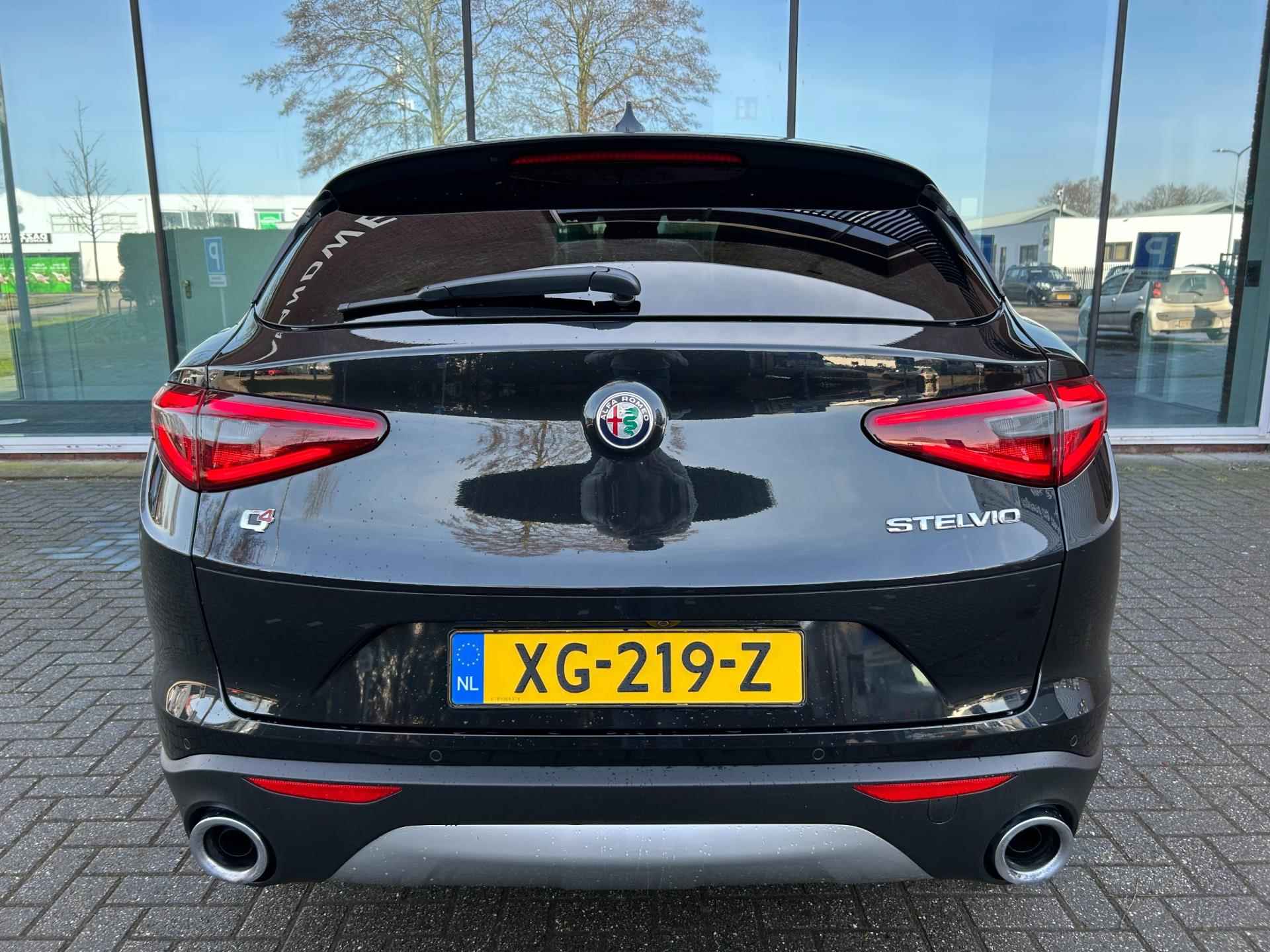 Alfa Romeo Stelvio 2.0 T AWD First Edition - Automaat - Leder - Navi - Org.NL - 15/37