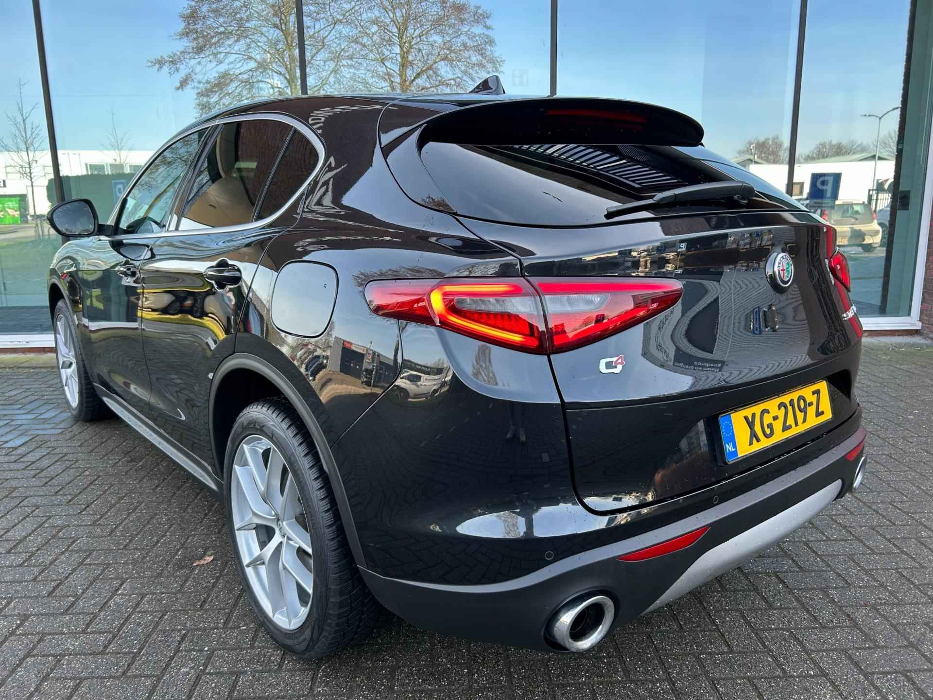 Alfa Romeo Stelvio 2.0 T AWD First Edition - Automaat - Leder - Navi - Org.NL - 16/37