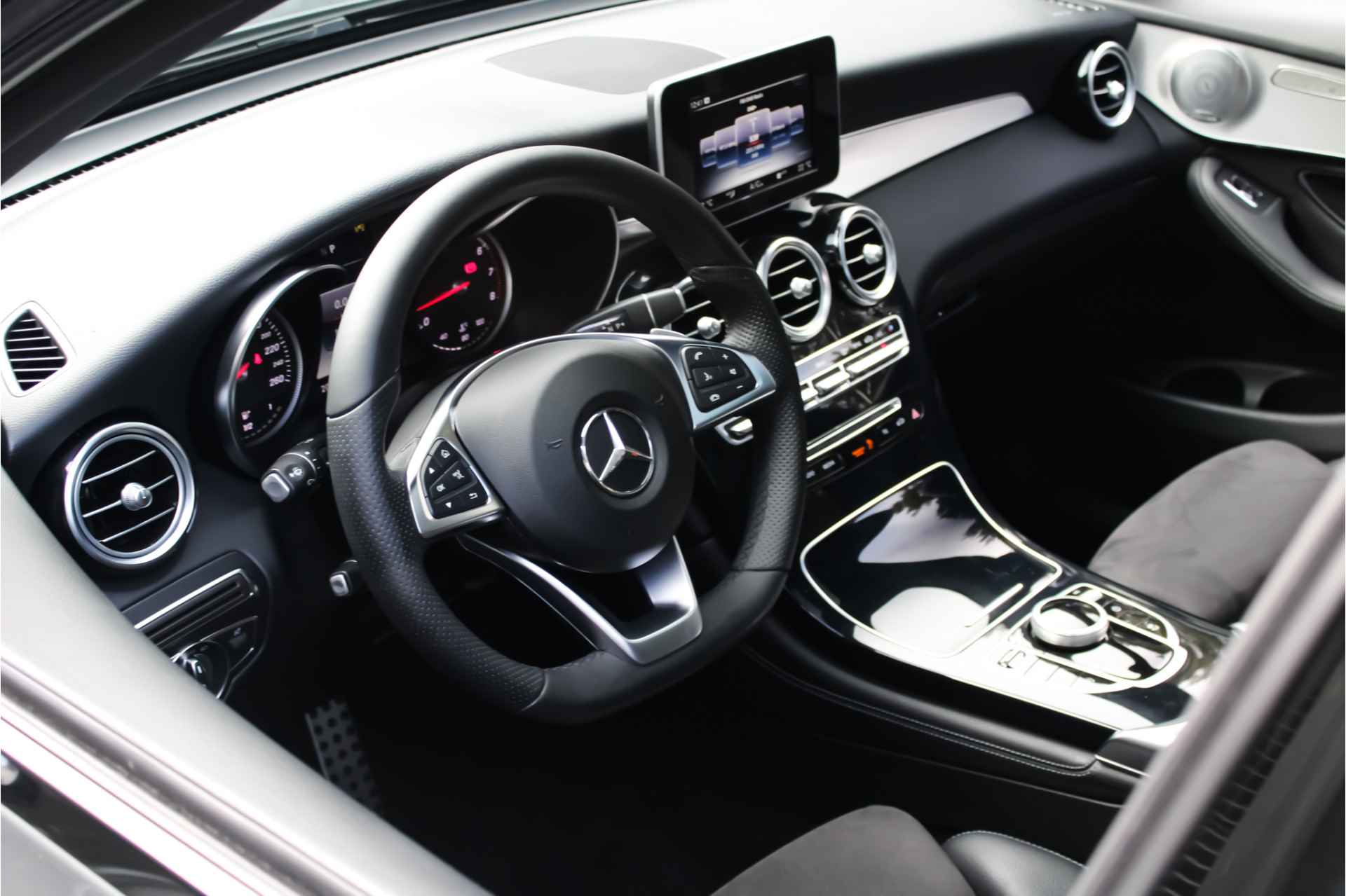 Mercedes-Benz GLC AMG Night | Pano | Burmester | - 3/36