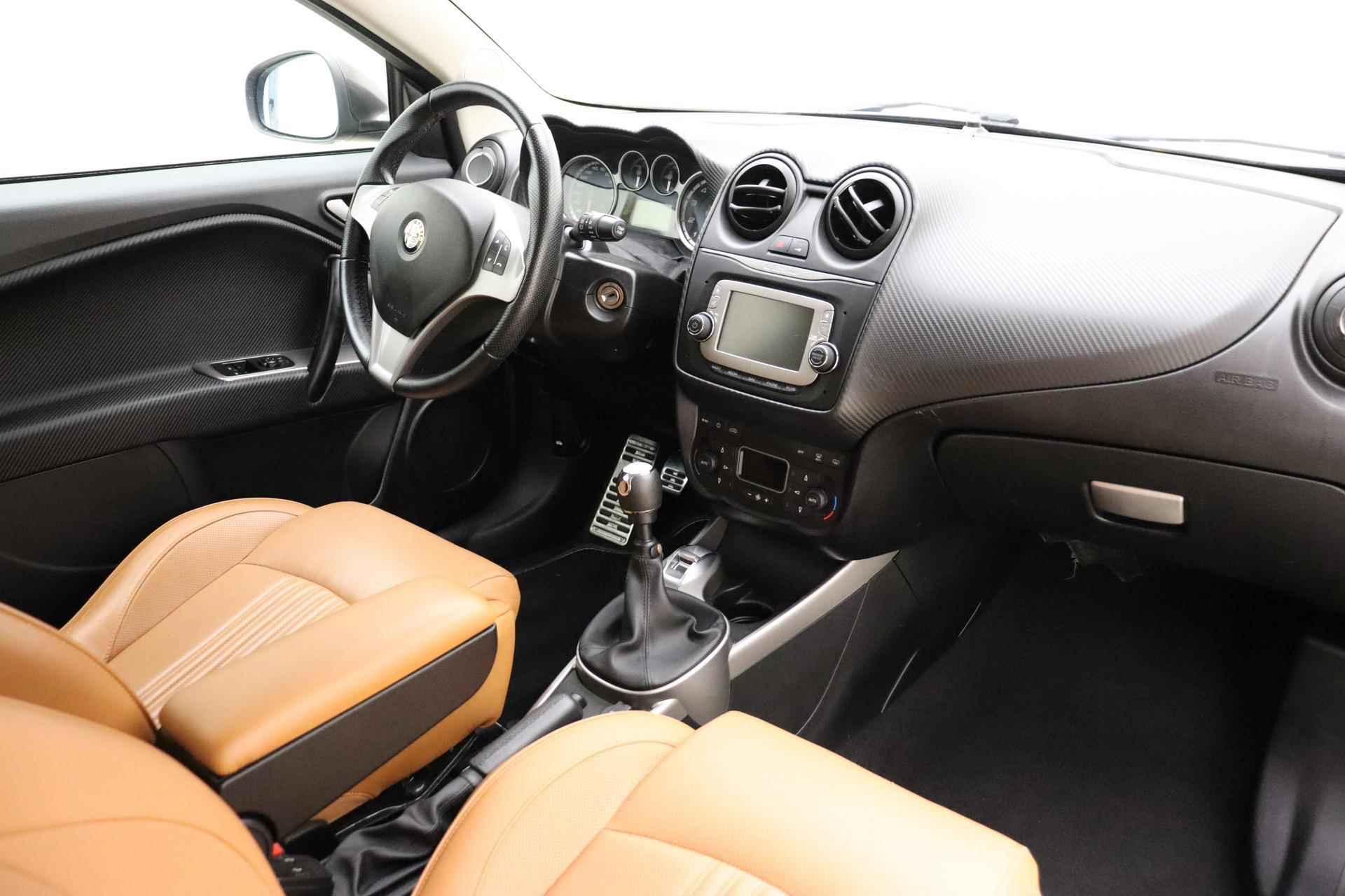 Alfa Romeo MiTo 0.9 TwinAir Junior | Navigatie | Climate Control | Cruise Control | LM-velgen | Lederen bekleding - 4/30