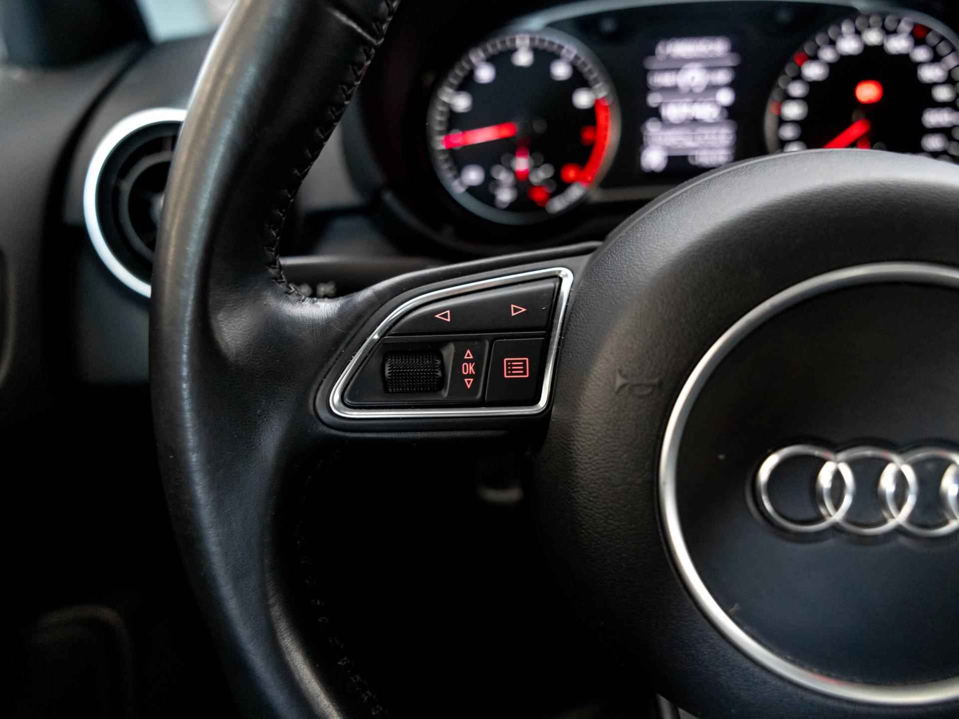 Audi A1 Sportback 1.0 TFSI S-Line / 90pk / Panoramadak / Led / Stoelverwarming / Navigatie - 25/33