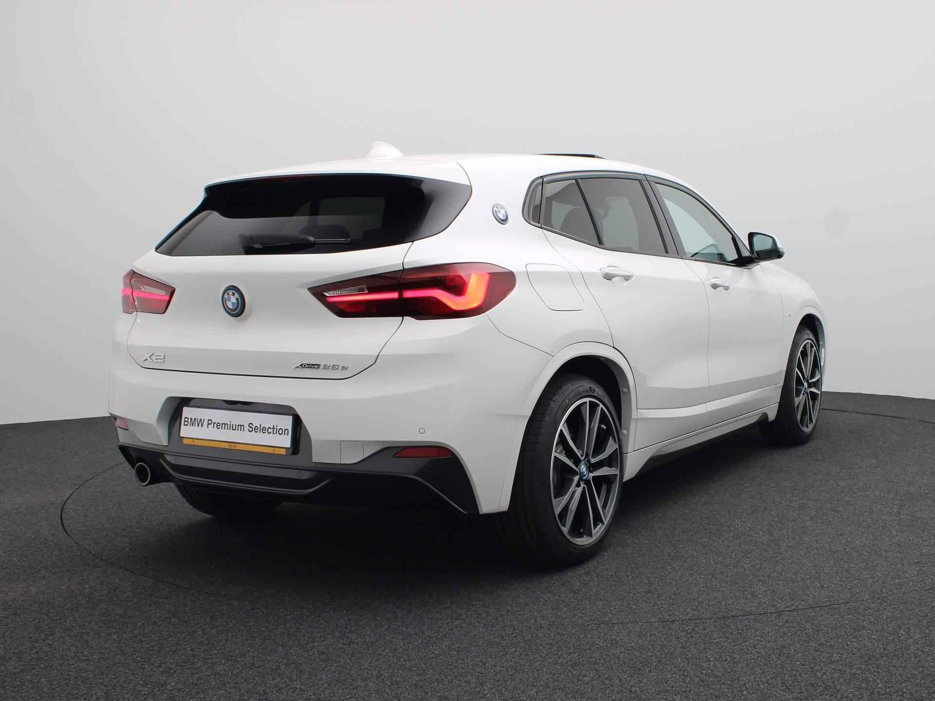 BMW X2 xDrive25e High Executive M Sportpakket / Panoramadak / Active Cruise Control / Head-Up Display / Harman Kardon / 19'' | Showroom Sale - 2/48