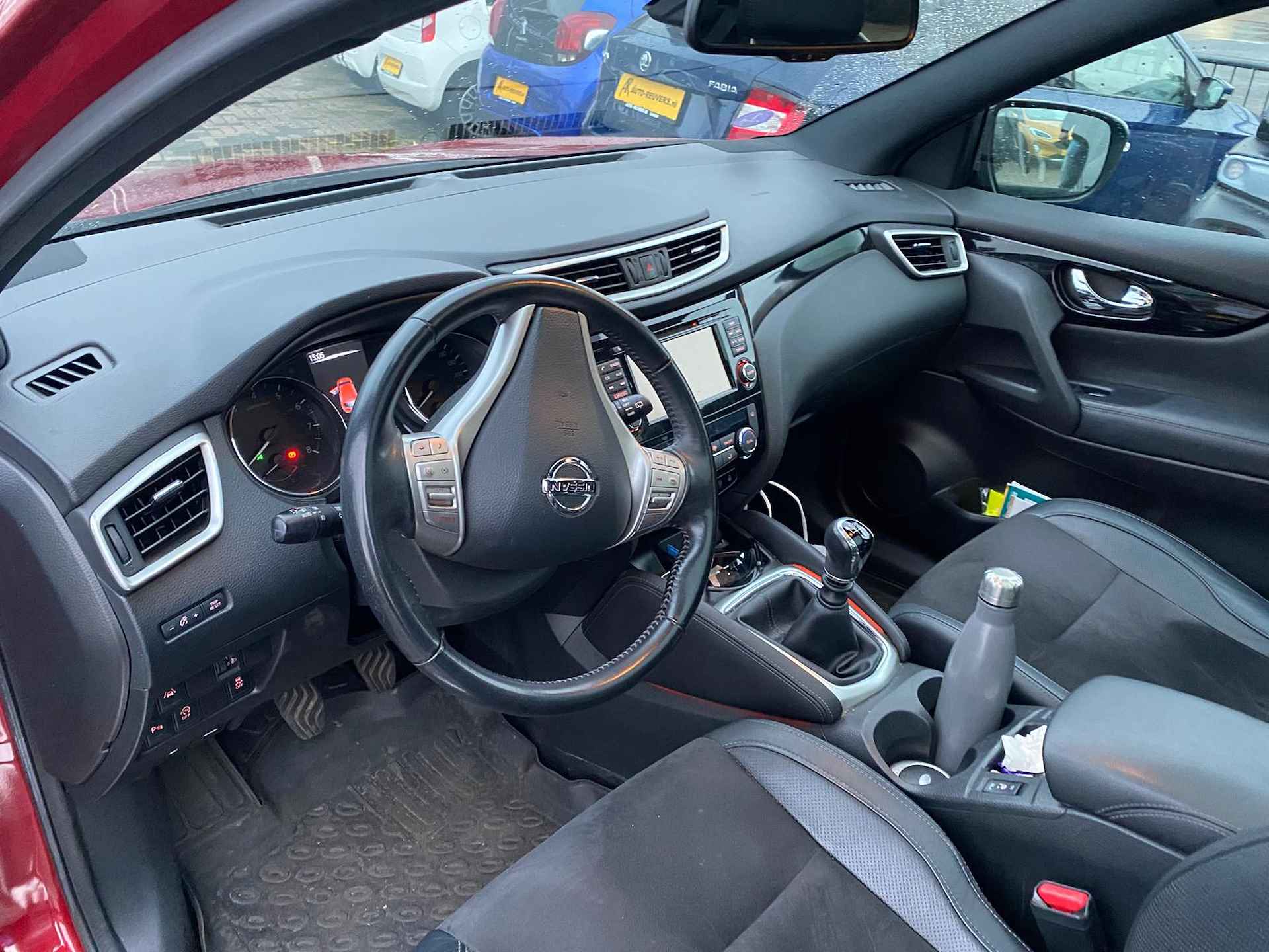 Nissan QASHQAI 1.2 N-Vision / Panorama / Alcantara / 360 camera / Navigatie / Trekhaak - 3/10