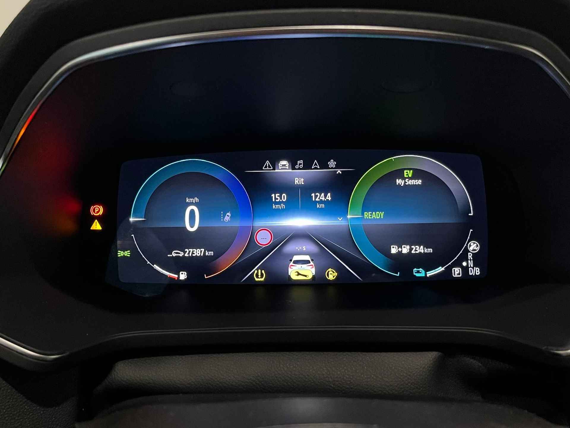 Renault Captur 1.6 E-Tech Plug-in Hybrid 160 Intens | Navi | Clima | Cruise | LM velgen 18" | Apple Carplay/Android Auto - 4/35