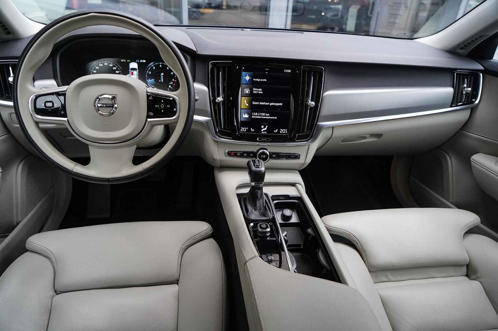 Volvo V90 2.0 T5 90th Anniversary Edition | Automaat | Blond leder | Elektrische achterklep | Stoelverwarming | Apple Carplay | Dealer onderhouden - 12/28