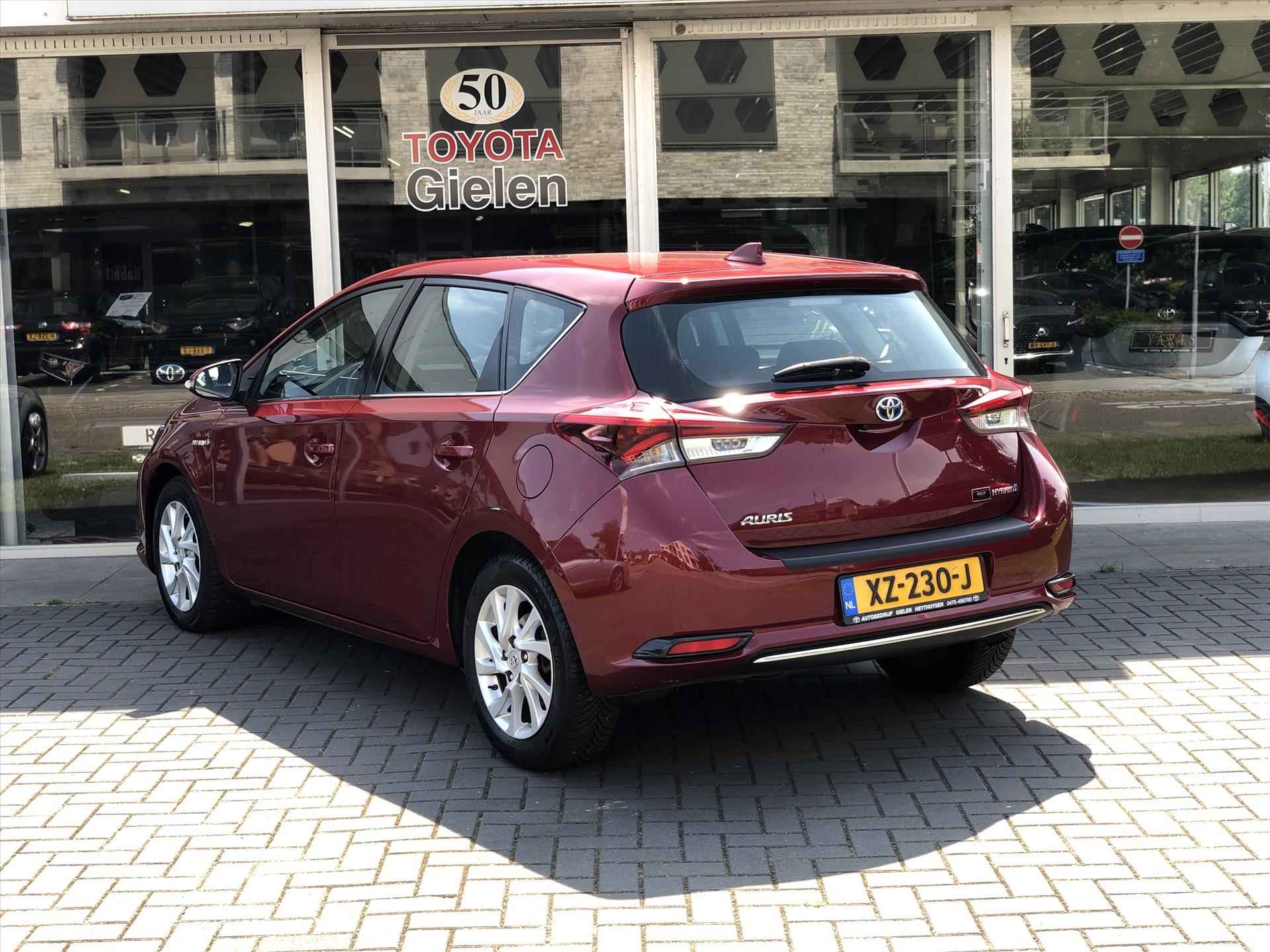 Toyota Auris 1.8 Hybrid Dynamic | Navigatie, Parkeercamera, Cruise control, Climate control, Bluetooth, Stuurbediening - 9/33