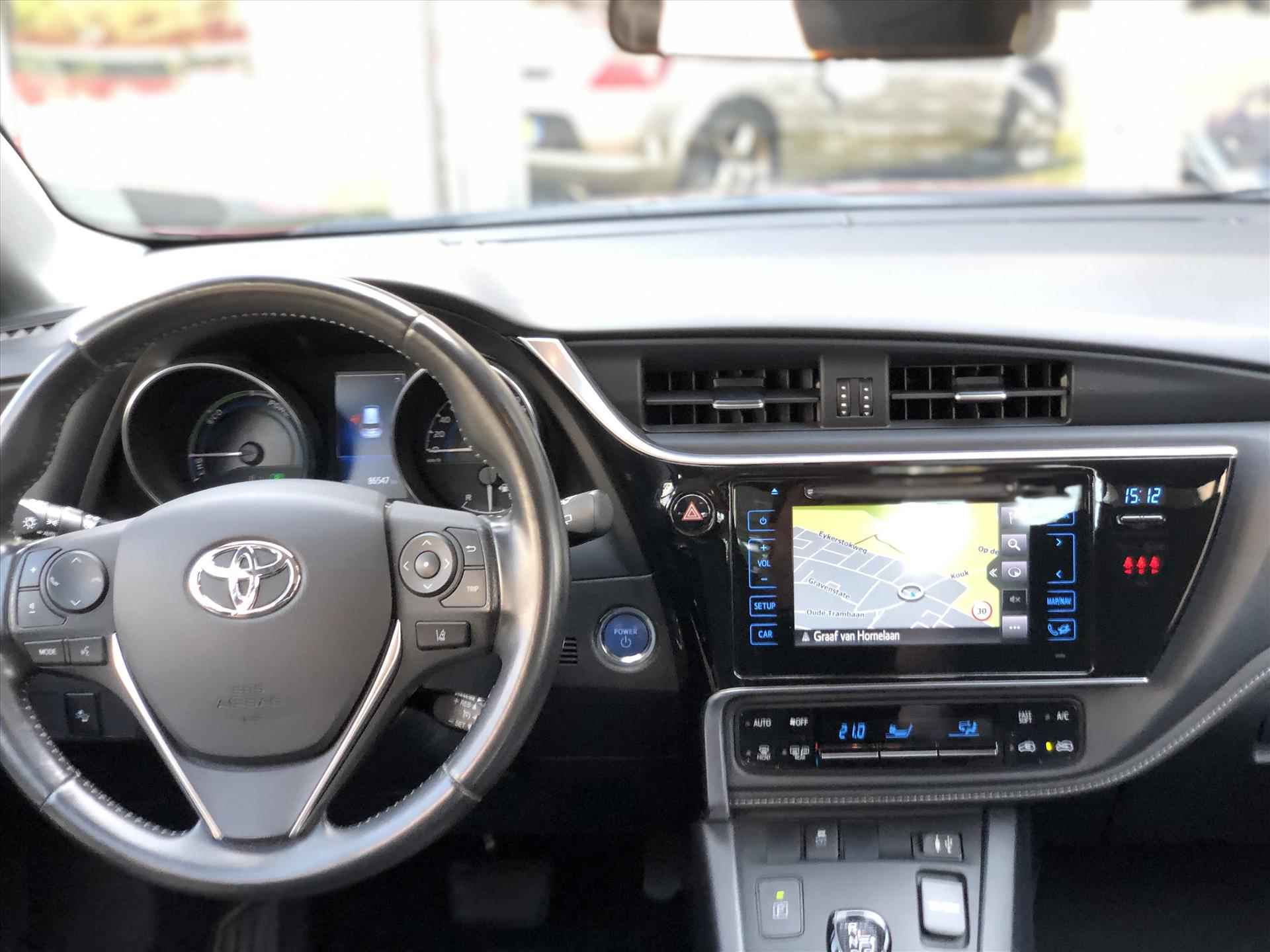 Toyota Auris 1.8 Hybrid Dynamic | Navigatie, Parkeercamera, Cruise control, Climate control, Bluetooth, Stuurbediening - 16/33