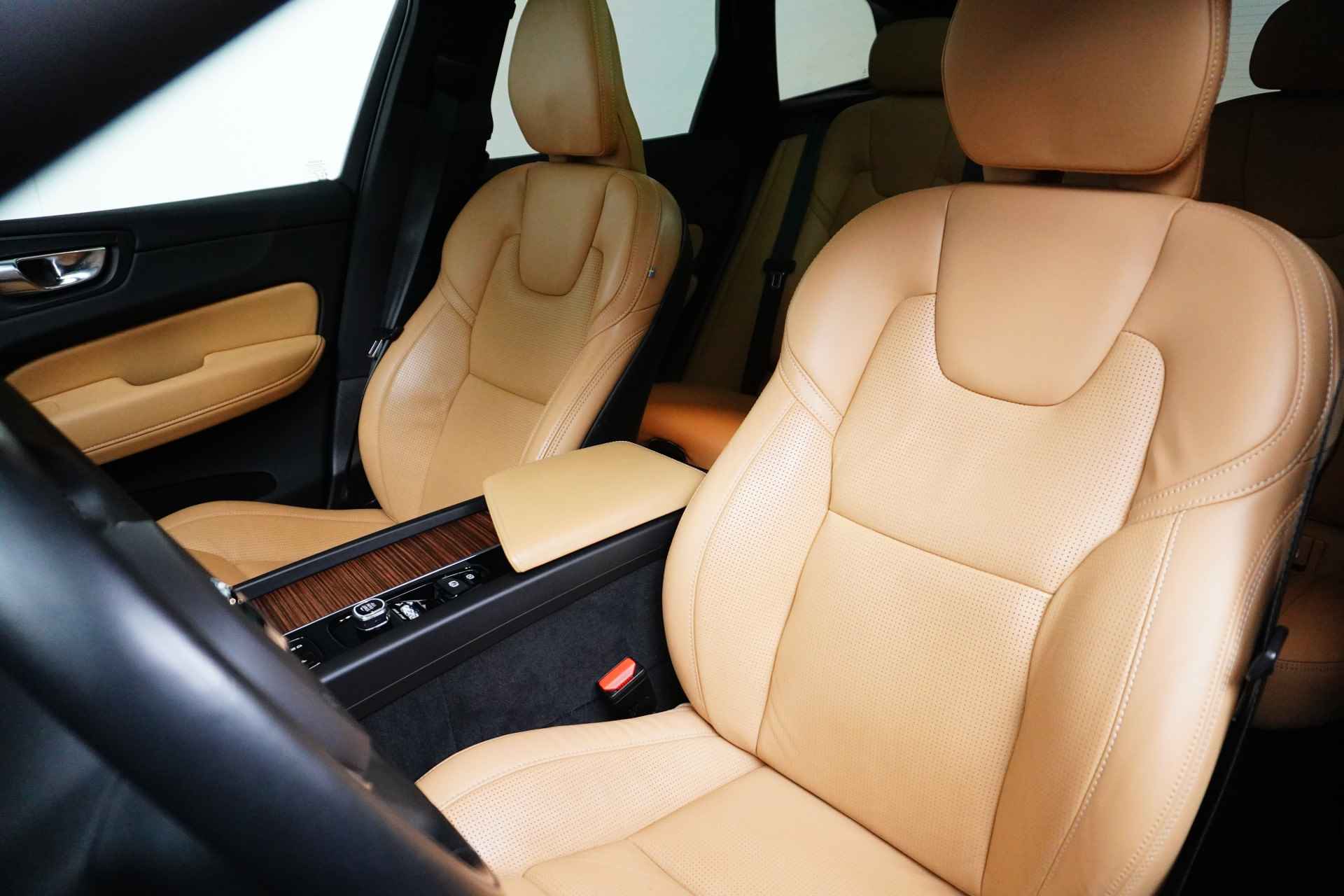 Volvo XC60 T6 AWD Inscription | Adaptive Cruise | Stoelventilatie | Panoramadak | Nappaleder | BLIS | 20 Inch - 14/31