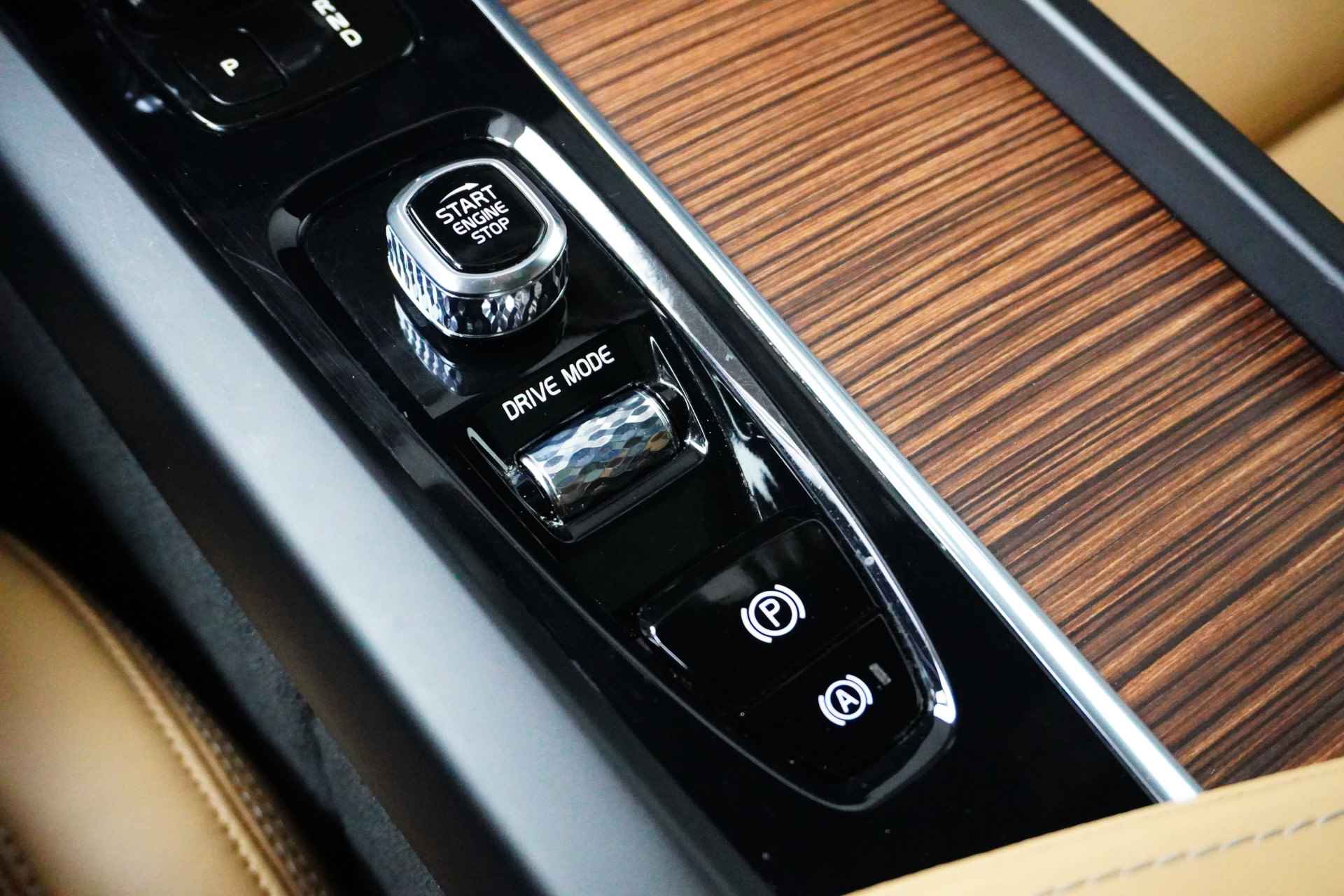 Volvo XC60 T6 AWD Inscription | Adaptive Cruise | Stoelventilatie | Panoramadak | Nappaleder | BLIS | 20 Inch - 25/31