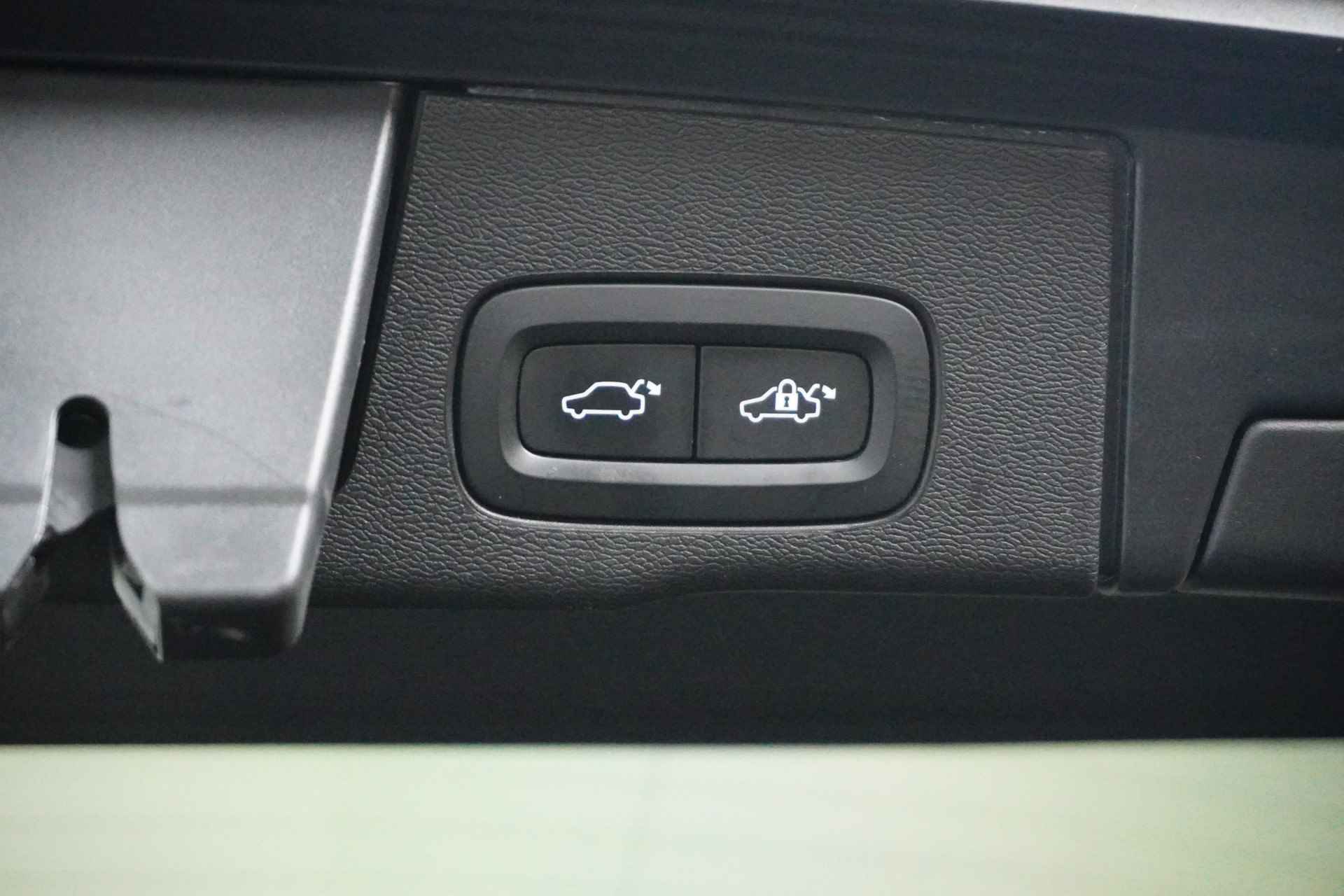 Volvo XC60 T6 AWD Inscription | Adaptive Cruise | Stoelventilatie | Panoramadak | Nappa leder | BLIS | 20 Inch | Trekhaak - 28/31