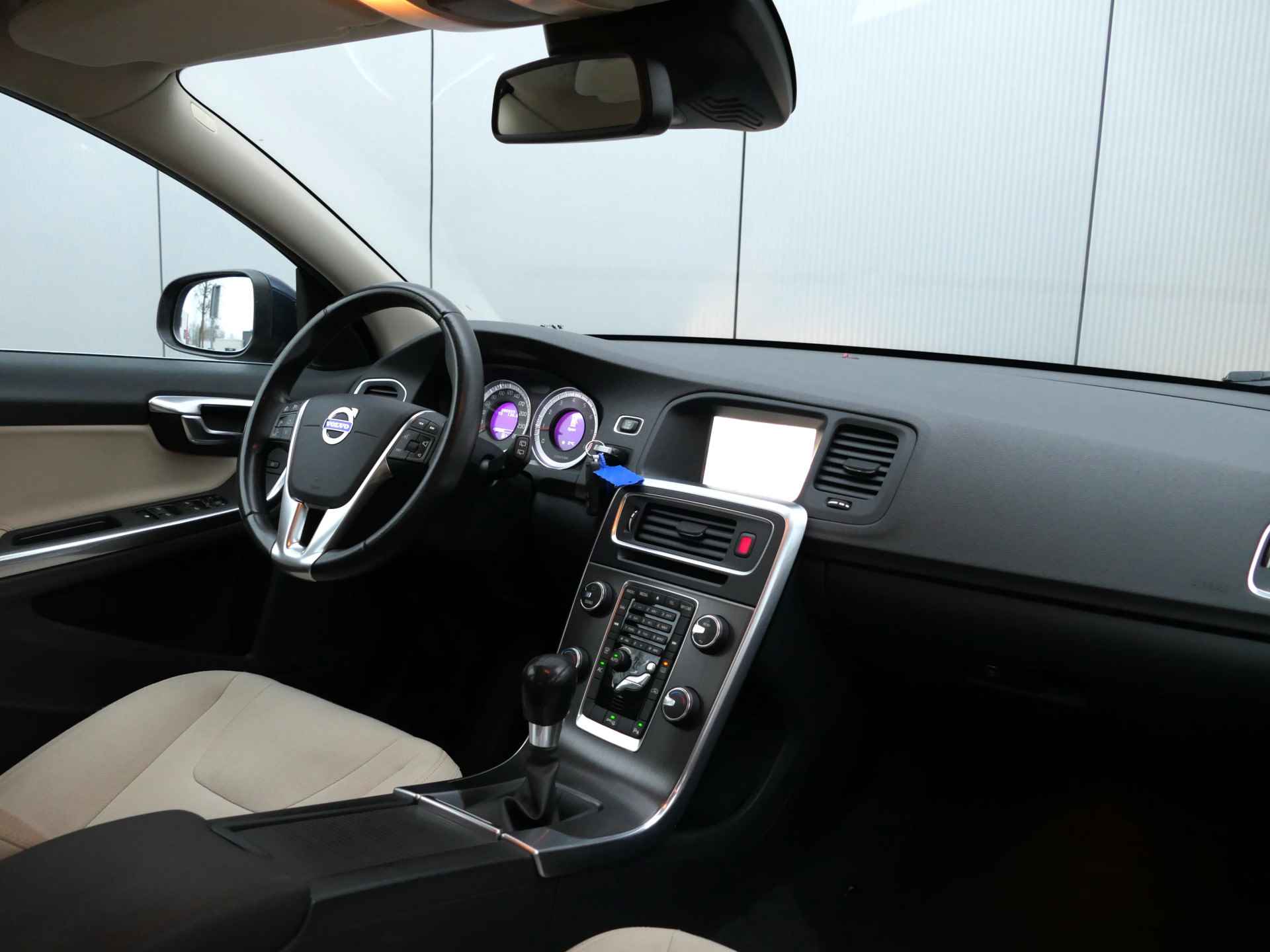 Volvo V60 T3 Momentum Navi / Bluetooth / Parkeersensoren voor en achter - 5/19