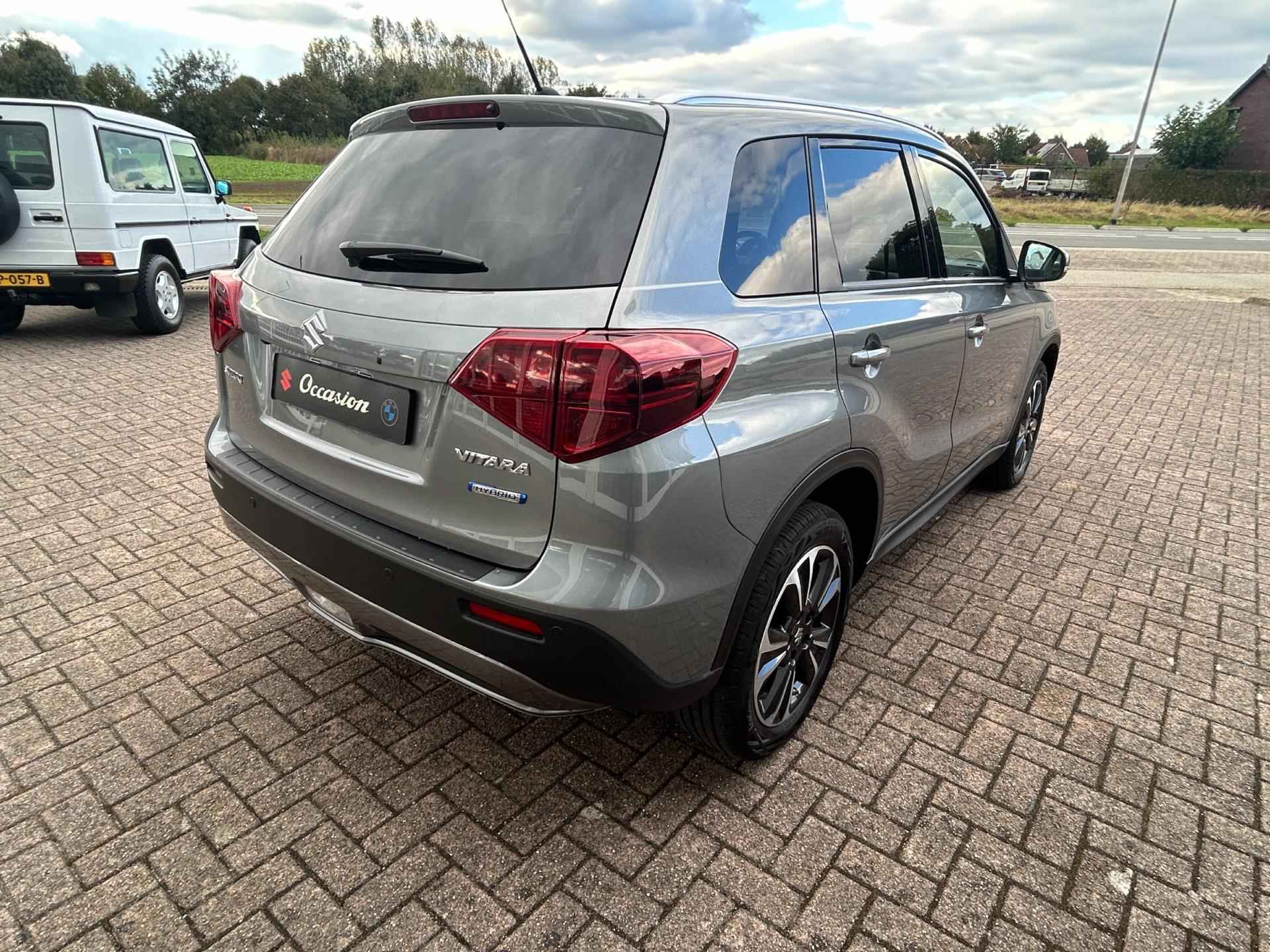 Suzuki Vitara 1.4 Boosterjet Style Smart Hybrid - Navi - Camera - PDC - 10/24