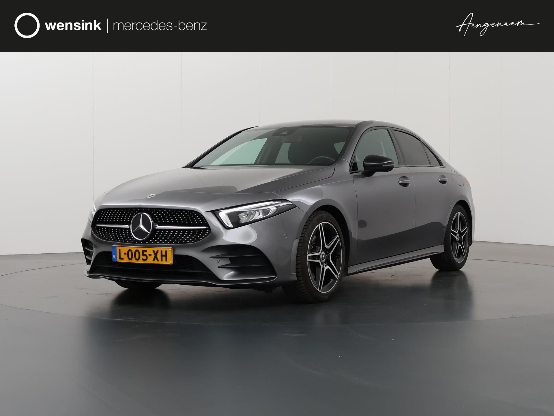 Mercedes-Benz A-klasse 180 Business Solution AMG Sfeerverlichting | AMG | Widescreen | Night pakket | bij viaBOVAG.nl