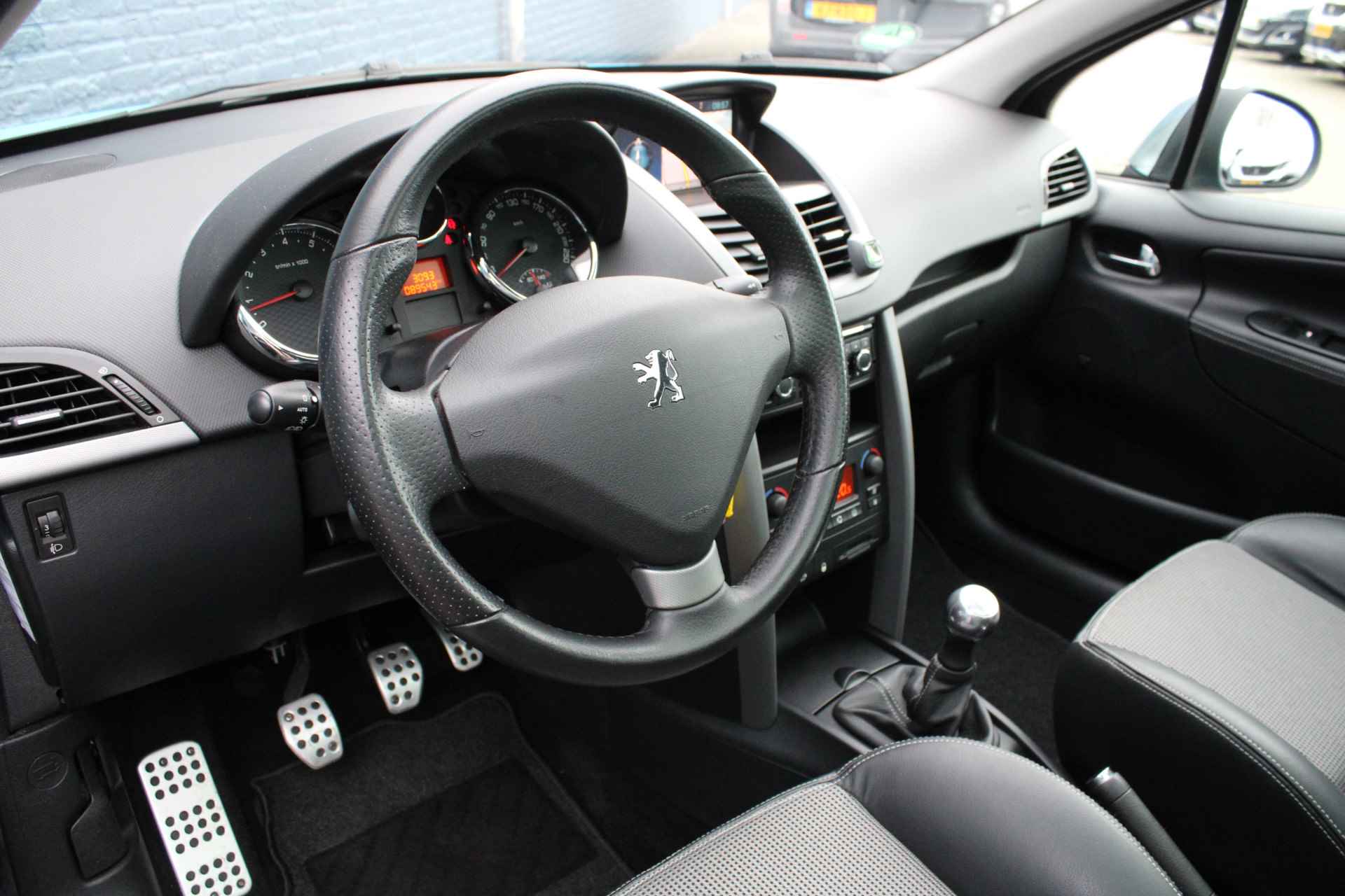 Peugeot 207 SW 1.6-16V T RC 175pk | Navigatie | Panoramadak | All season | Youngtimer | - 22/32