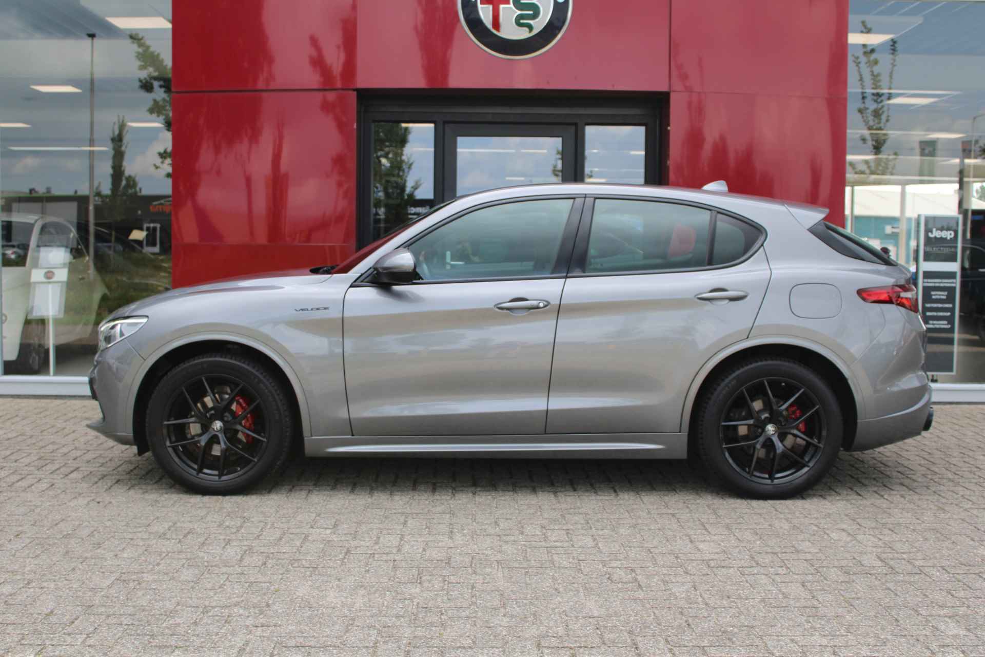 Alfa Romeo Stelvio 2.0 T AWD Veloce - 3/34