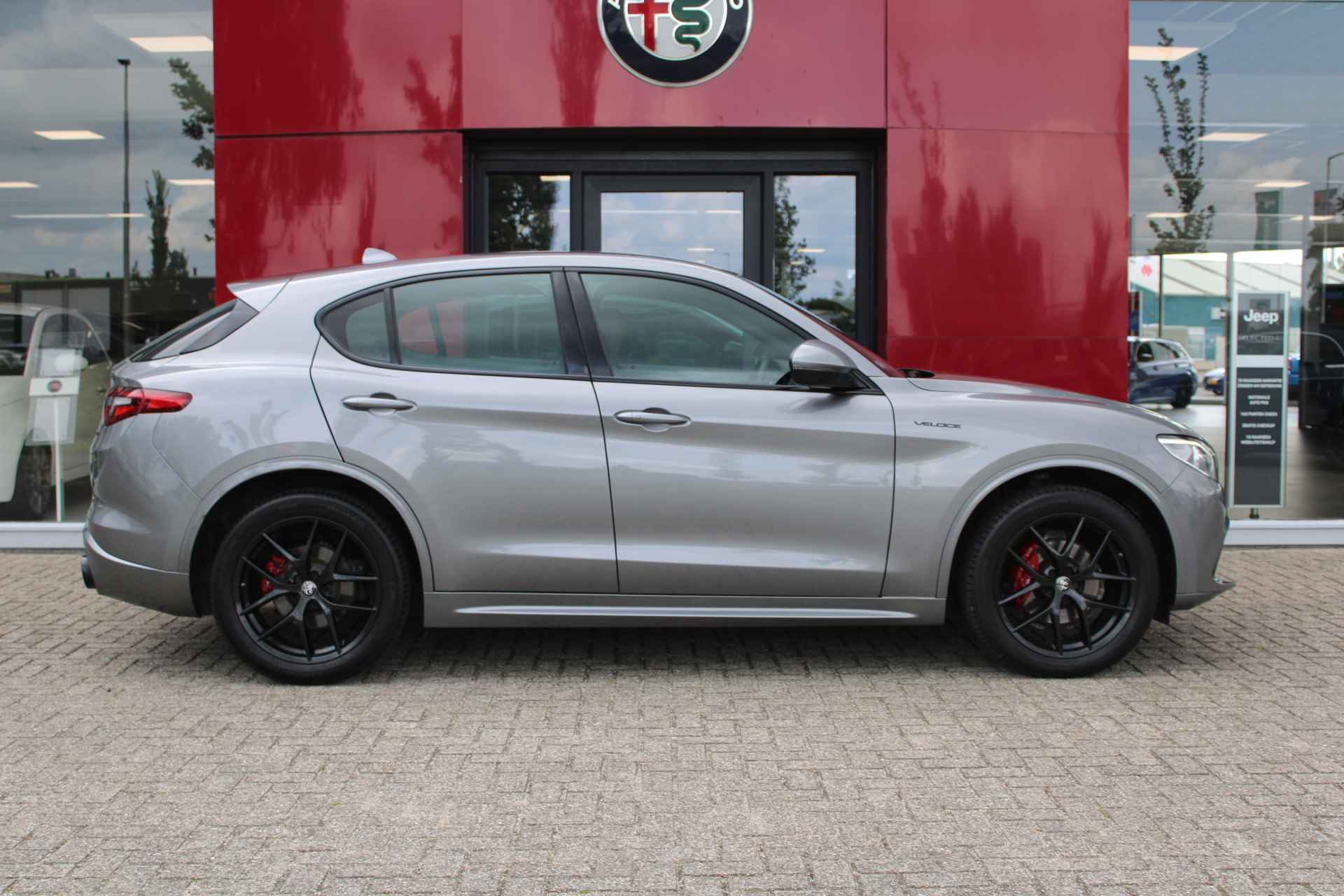 Alfa Romeo Stelvio 2.0 T AWD Veloce - 5/34